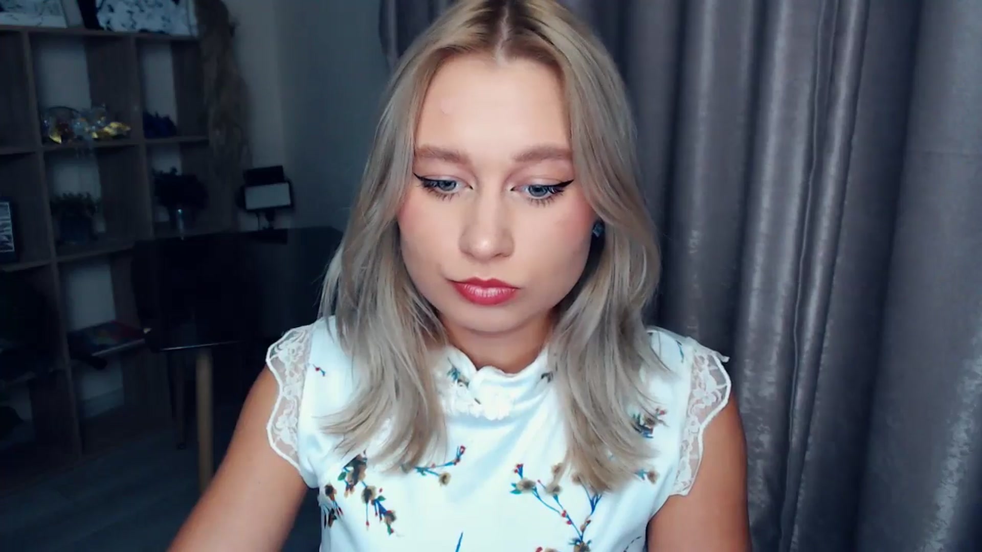 Gallery image thumbnail from Kukla_kolduna's myfreecams stream on, 11/13/2025, 17:32 image 2 of 20