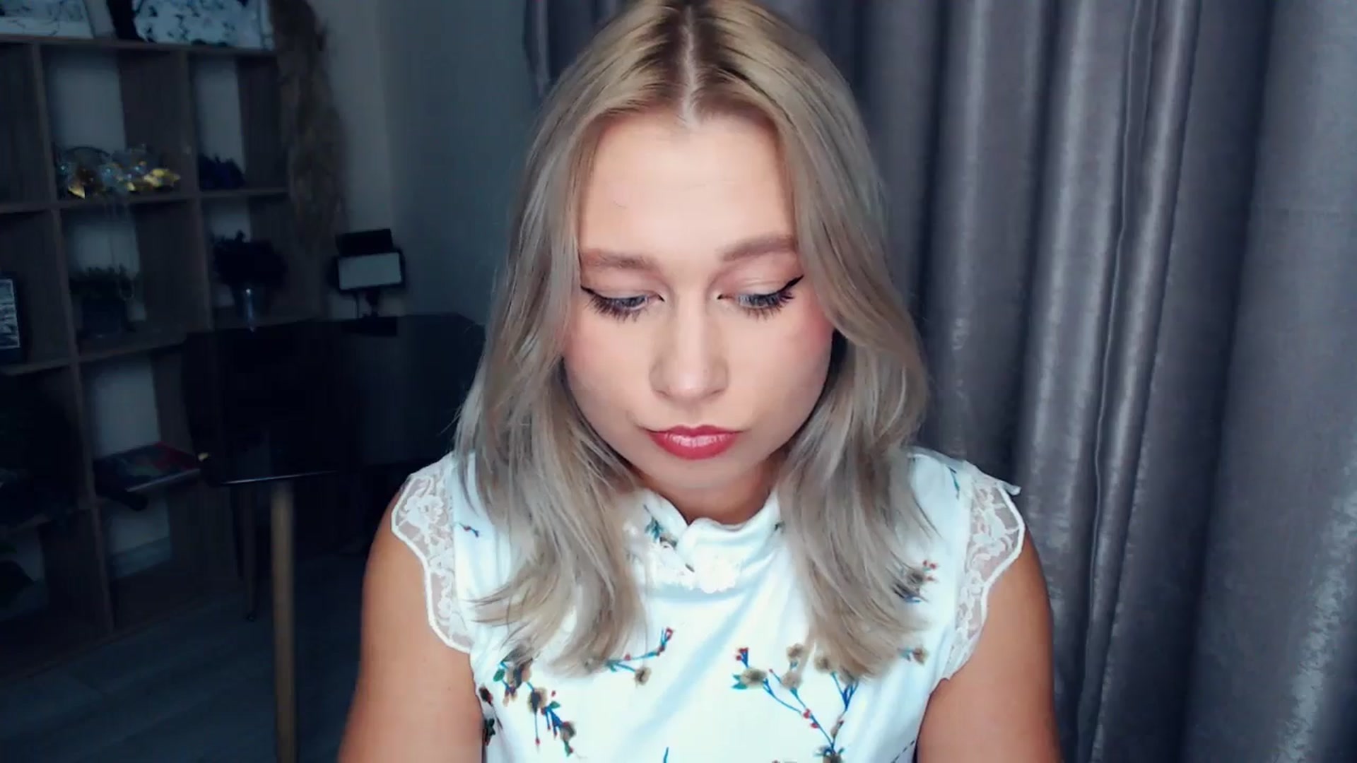 Gallery image thumbnail from Kukla_kolduna's myfreecams stream on, 11/13/2025, 17:32 image 4 of 20