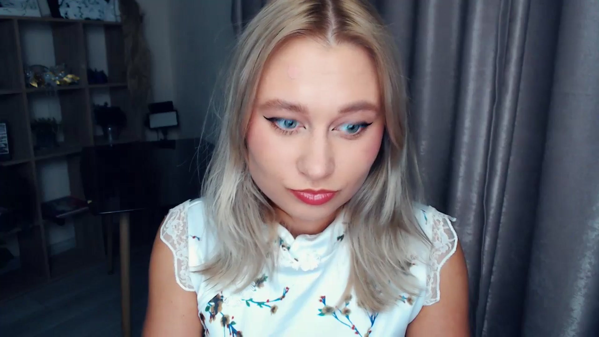 Gallery image thumbnail from Kukla_kolduna's myfreecams stream on, 11/13/2025, 17:32 image 17 of 20