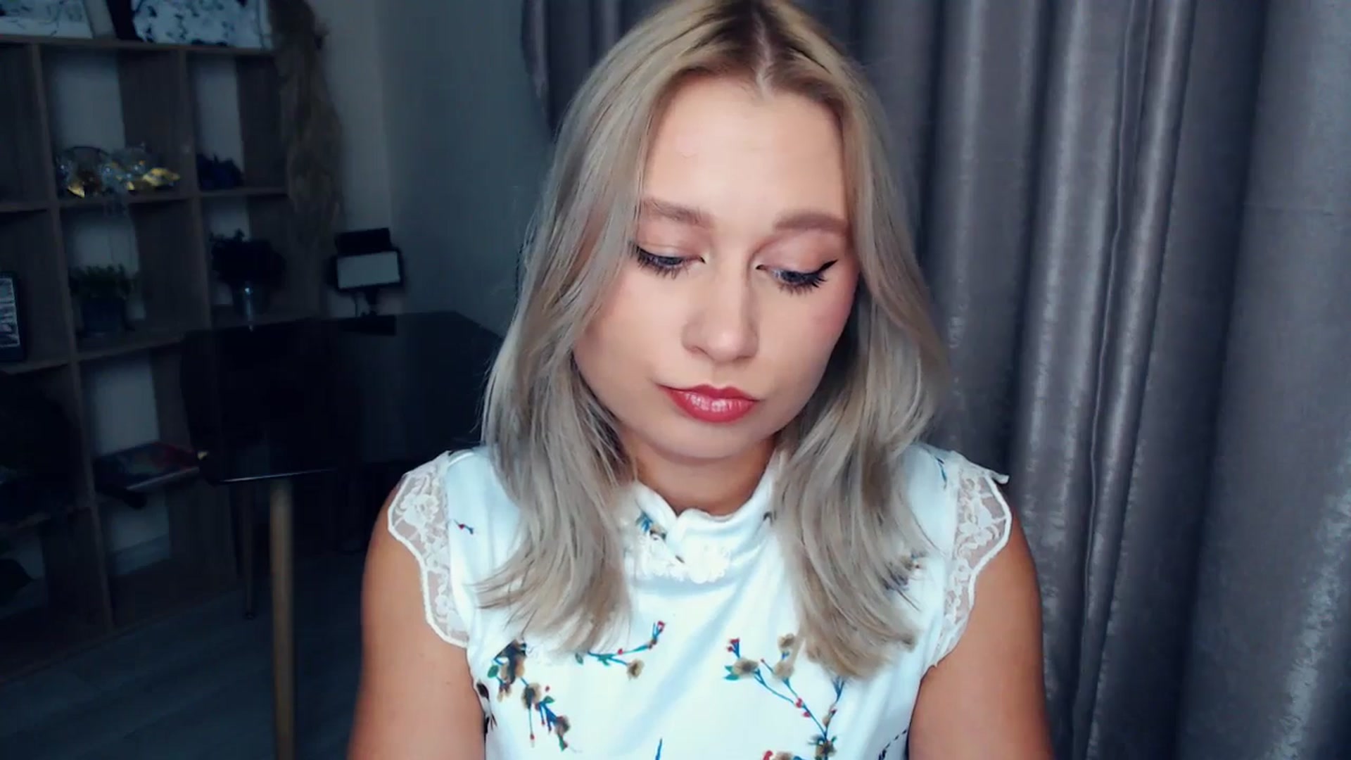 Gallery image thumbnail from Kukla_kolduna's myfreecams stream on, 11/13/2025, 17:32 image 5 of 20