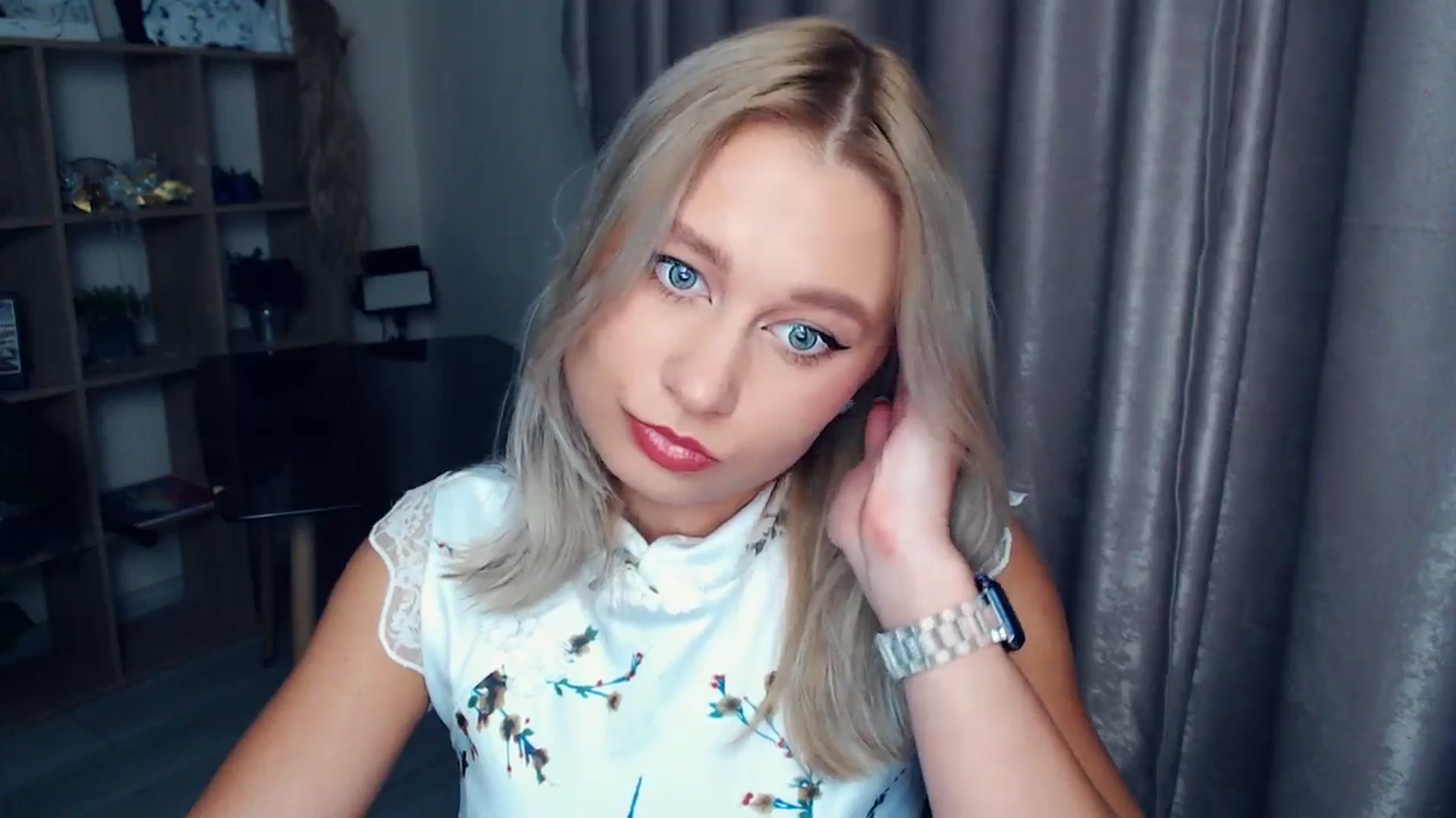 Gallery image thumbnail from Kukla_kolduna's myfreecams stream on, 11/13/2025, 17:32 image 13 of 20