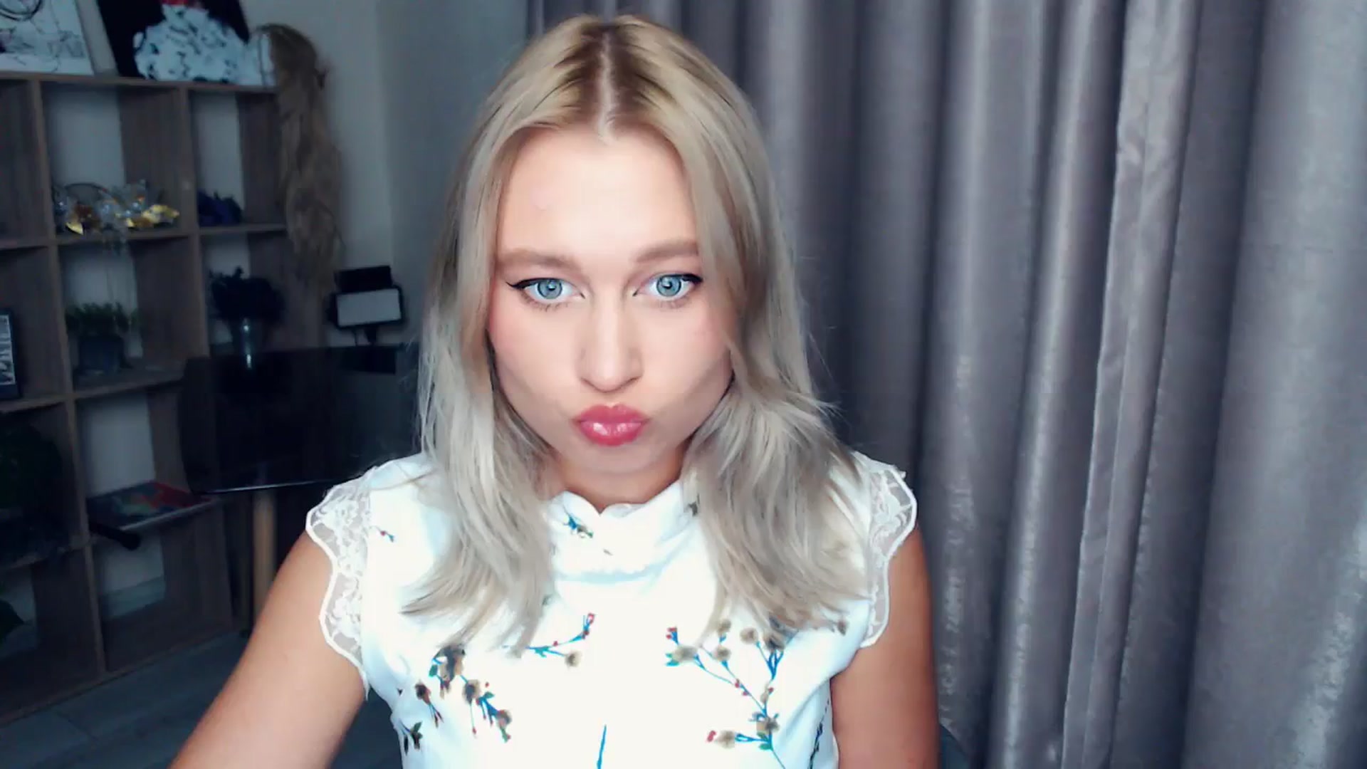 Gallery image thumbnail from Kukla_kolduna's myfreecams stream on, 11/13/2025, 18:39 image 1 of 20