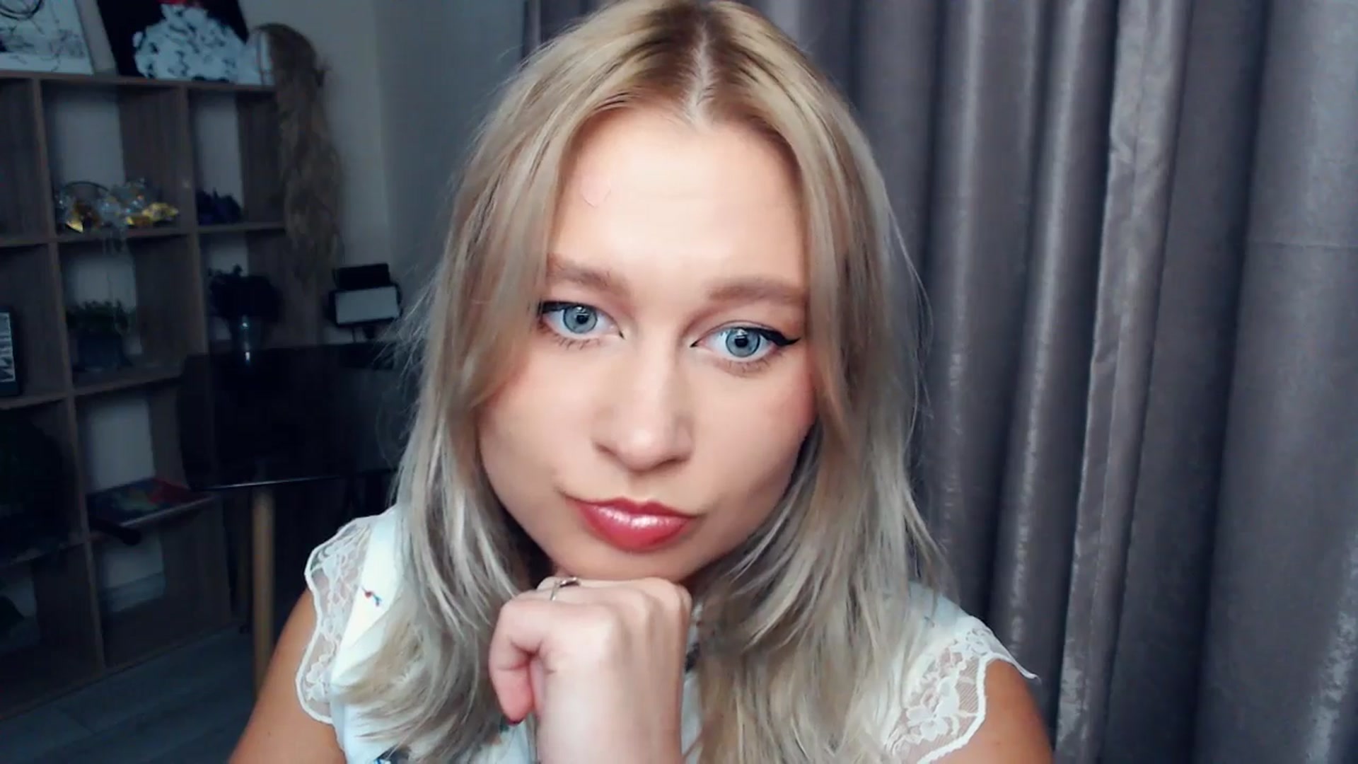 Gallery image thumbnail from Kukla_kolduna's myfreecams stream on, 11/13/2025, 18:39 image 14 of 20