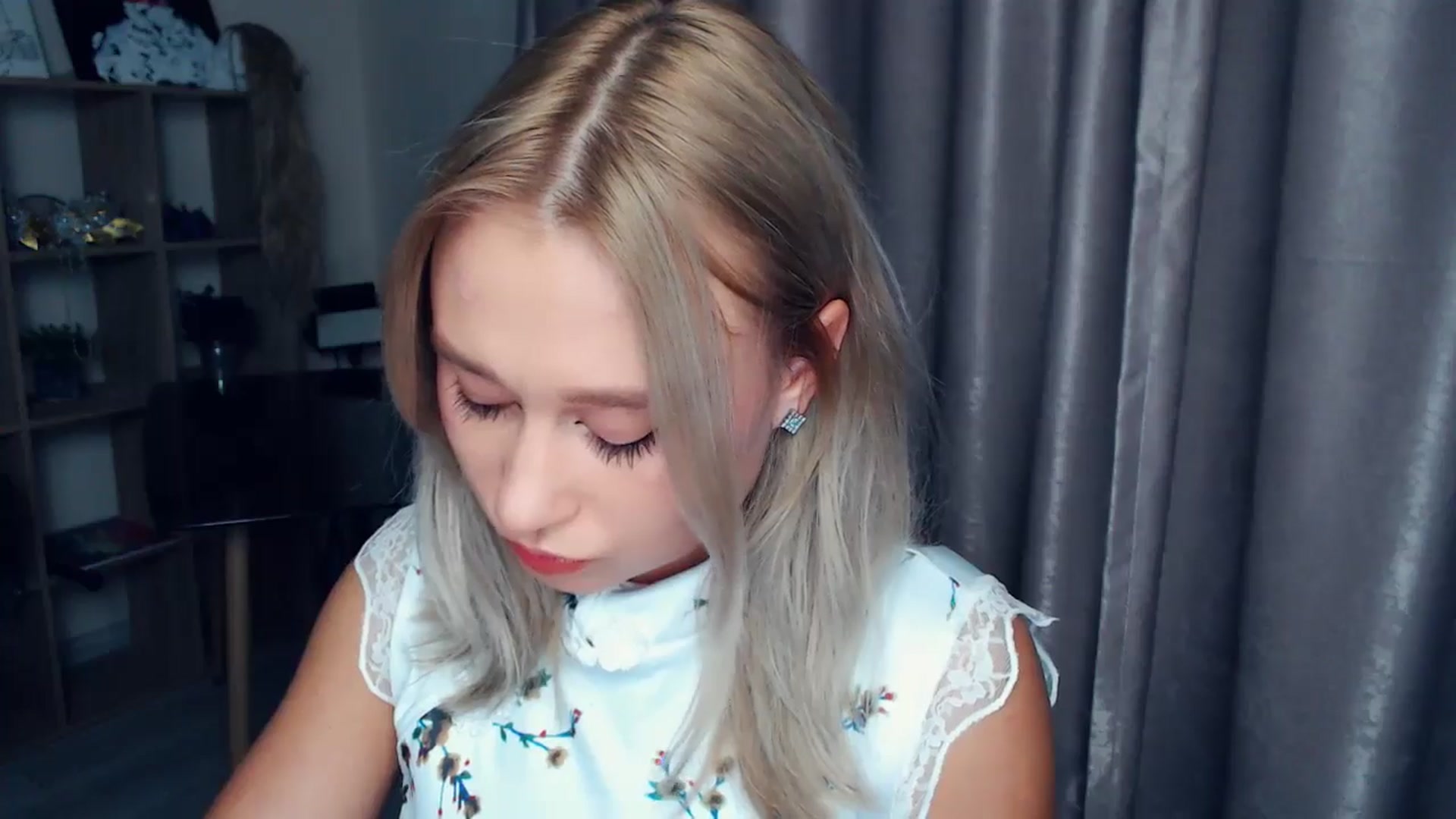 Gallery image thumbnail from Kukla_kolduna's myfreecams stream on, 11/13/2025, 18:39 image 19 of 20