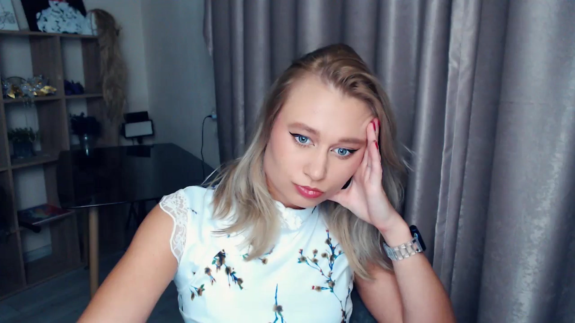 Gallery image thumbnail from Kukla_kolduna's myfreecams stream on, 11/13/2025, 19:07 image 16 of 20