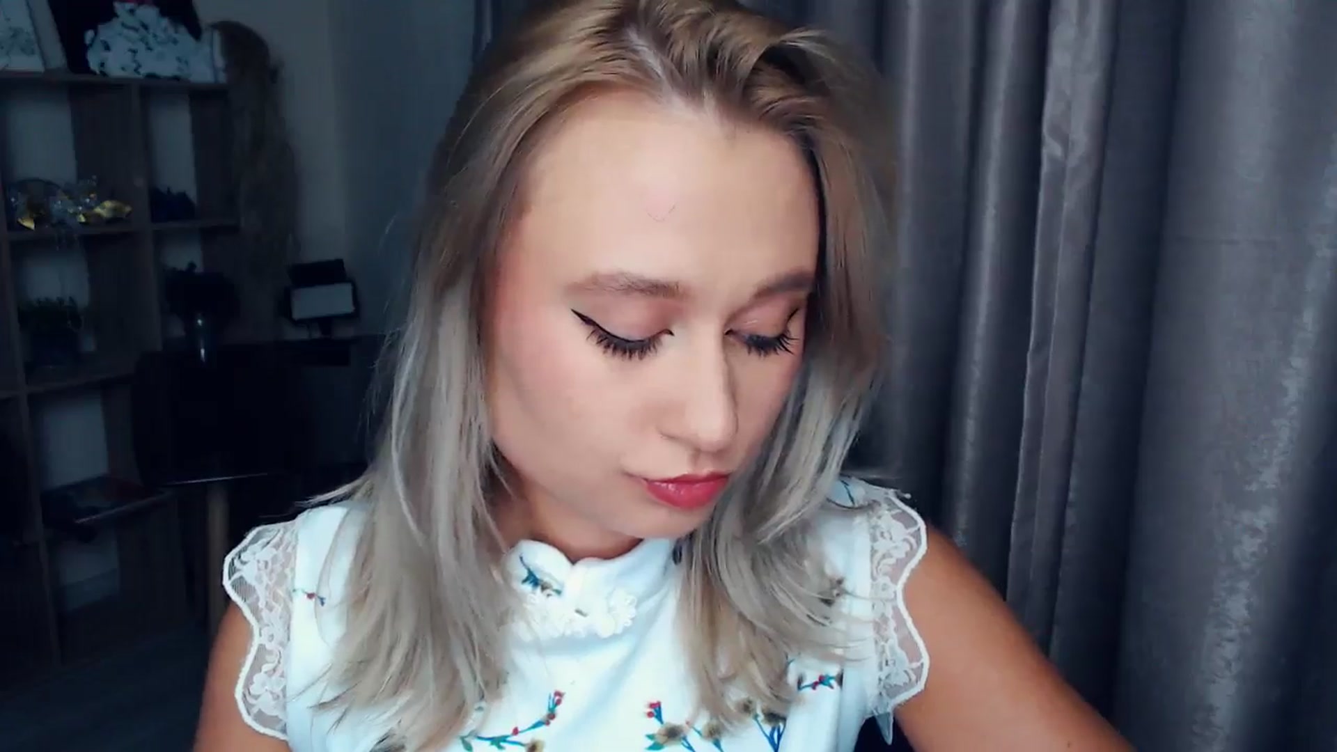 Gallery image thumbnail from Kukla_kolduna's myfreecams stream on, 11/13/2025, 19:07 image 10 of 20