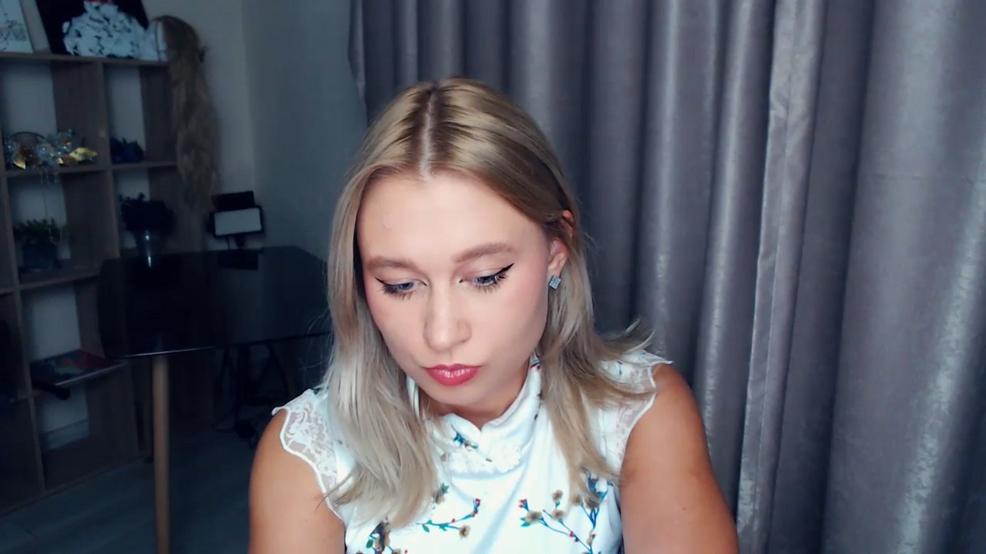 Gallery image thumbnail from Kukla_kolduna's myfreecams stream on, 11/13/2025, 19:07 image 3 of 20