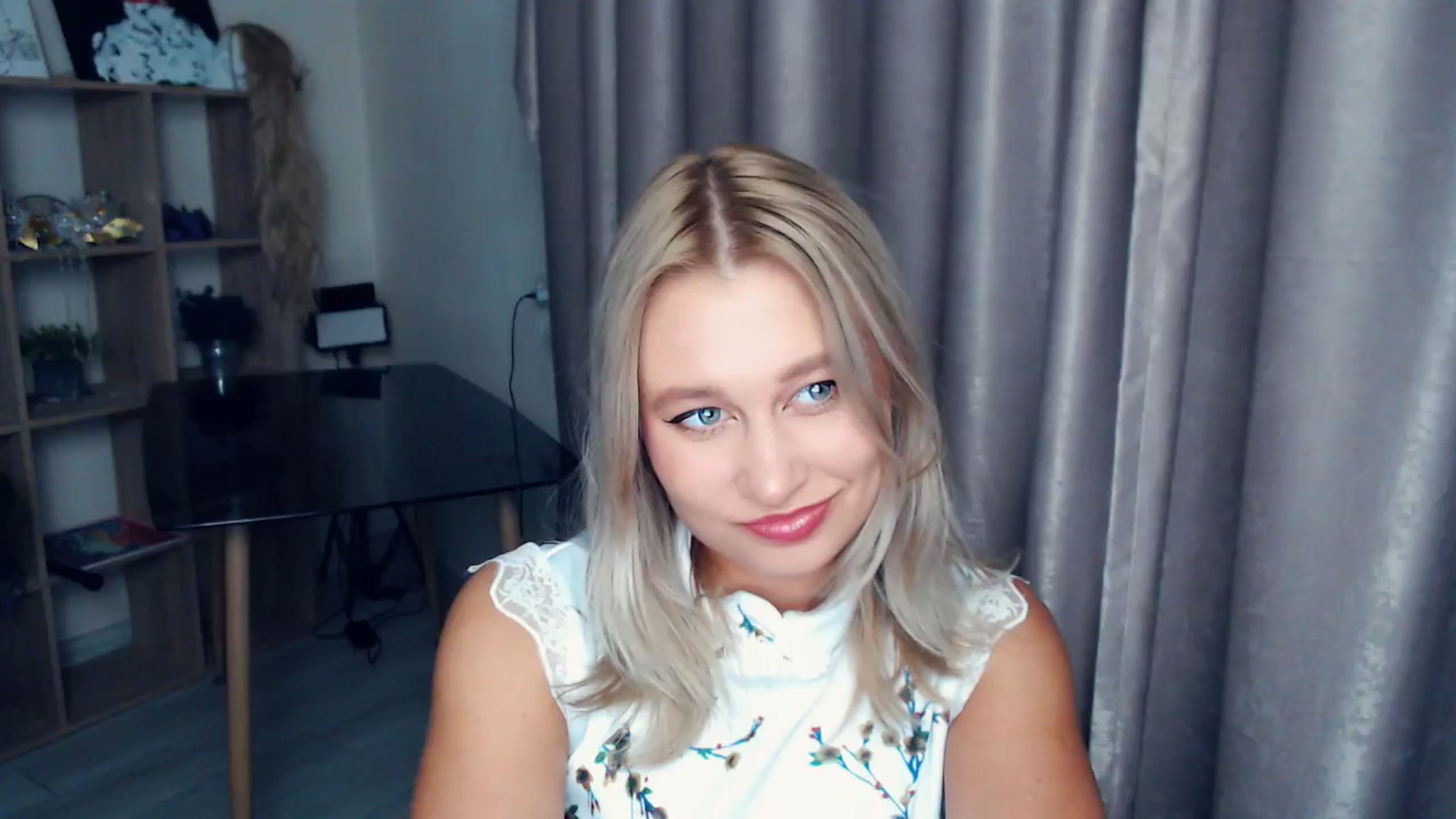 Gallery image thumbnail from Kukla_kolduna's myfreecams stream on, 11/13/2025, 19:07 image 8 of 20