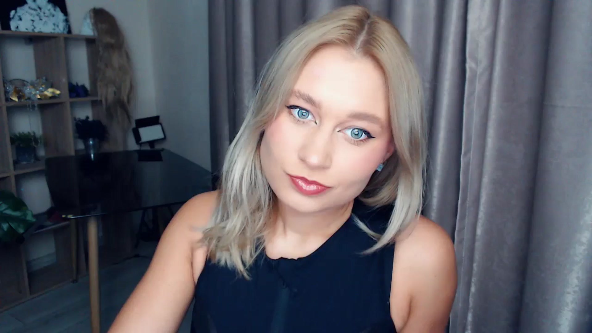 Gallery image thumbnail from Kukla_kolduna's myfreecams stream on, 11/14/2025, 15:46 image 7 of 20