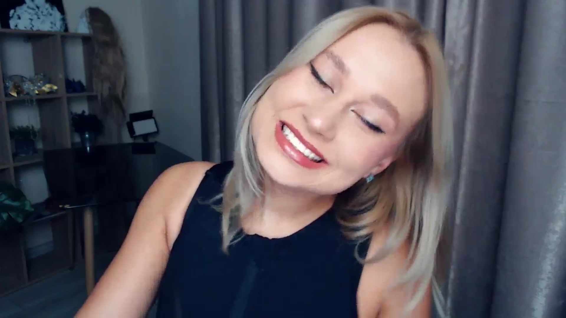 Gallery image thumbnail from Kukla_kolduna's myfreecams stream on, 11/14/2025, 15:46 image 14 of 20
