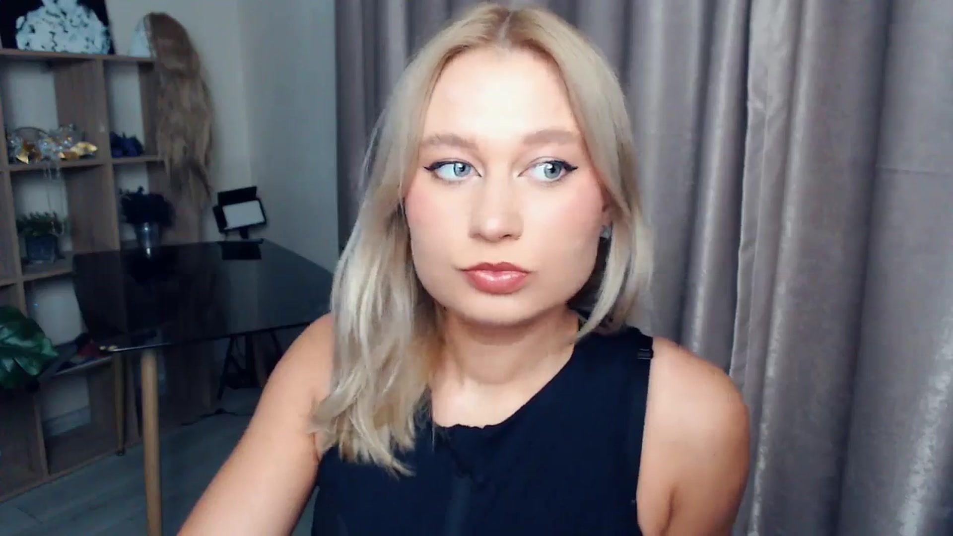 Gallery image thumbnail from Kukla_kolduna's myfreecams stream on, 11/14/2025, 15:46 image 6 of 20