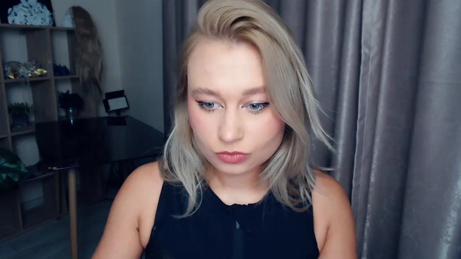 Gallery image thumbnail from Kukla_kolduna's myfreecams stream on, 11/14/2025, 15:46 image 1 of 20