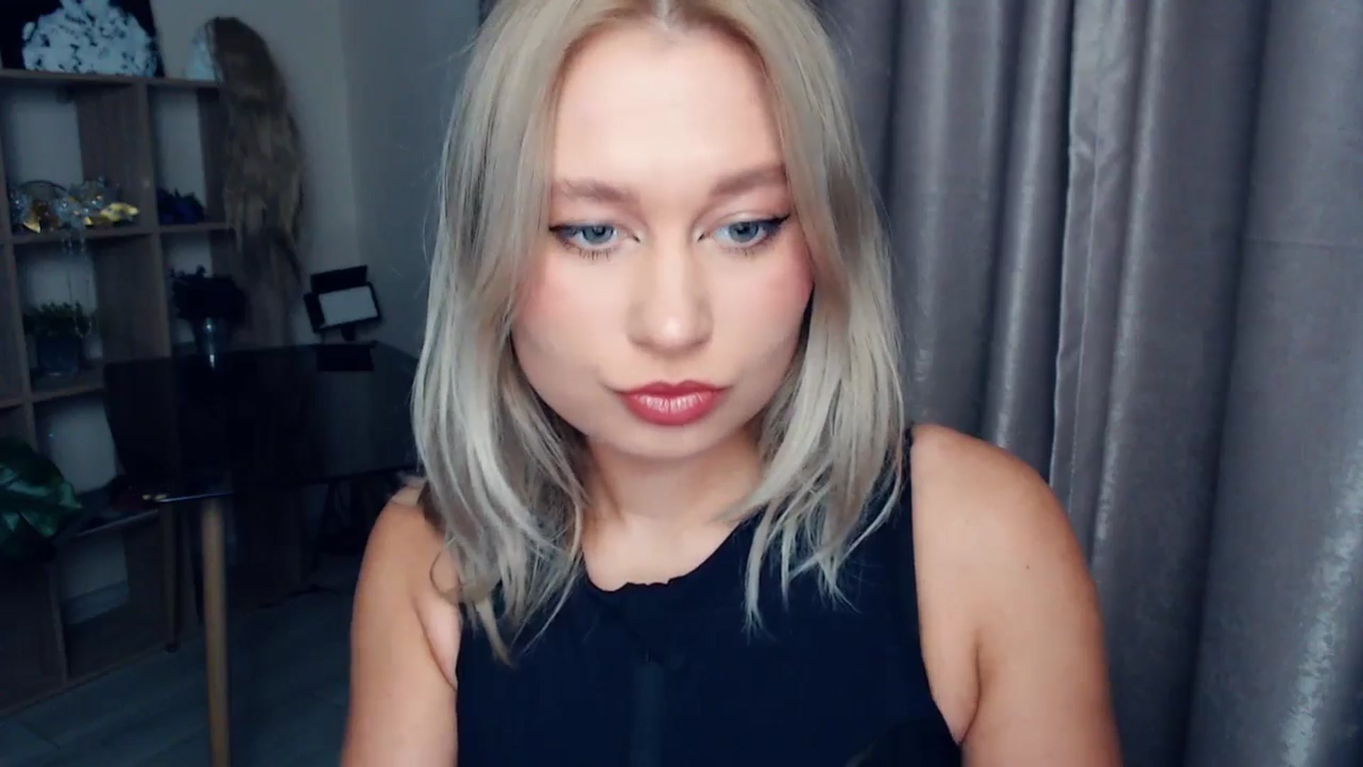 Gallery image thumbnail from Kukla_kolduna's myfreecams stream on, 11/14/2025, 15:46 image 10 of 20