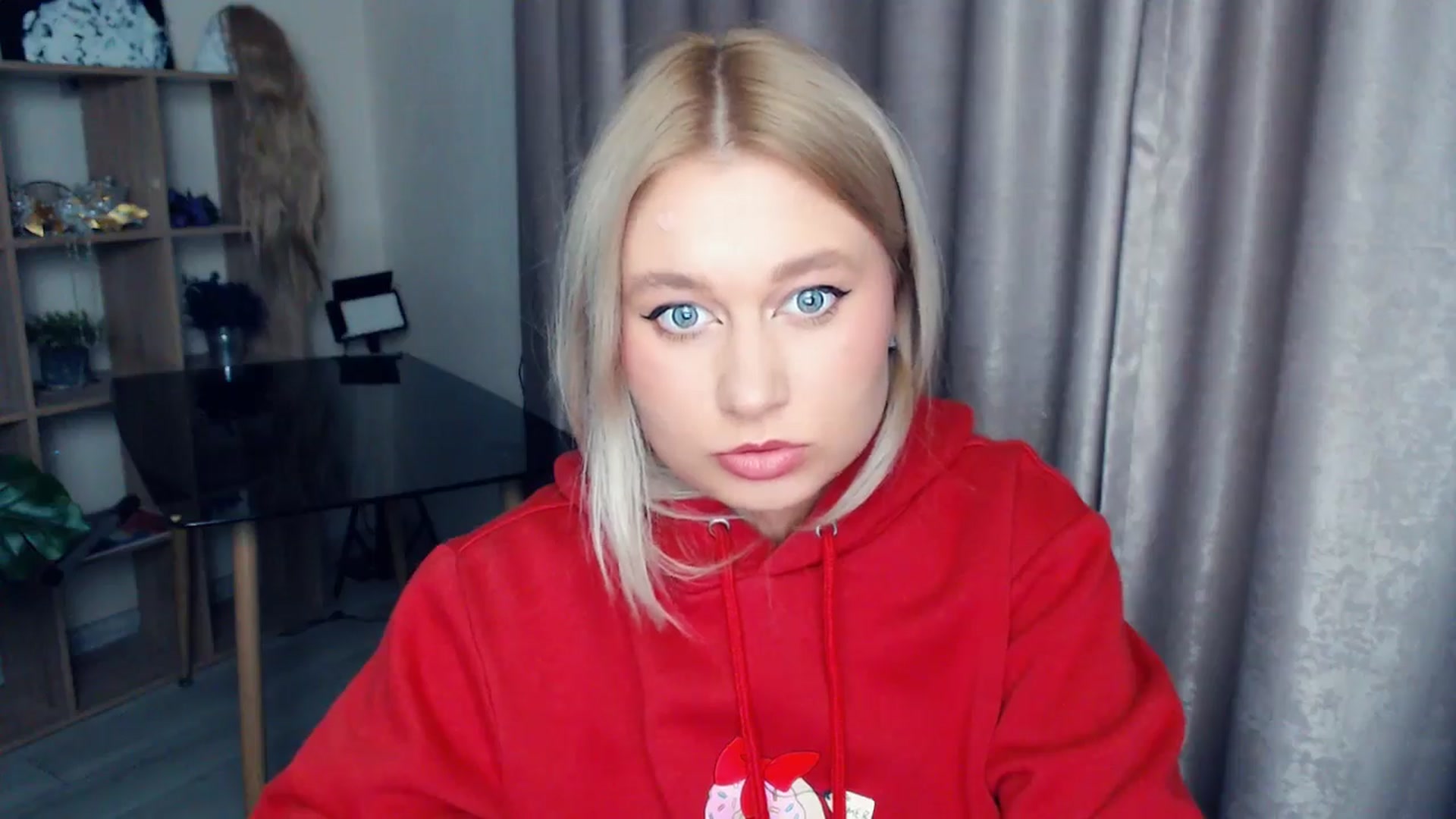 Gallery image thumbnail from Kukla_kolduna's myfreecams stream on, 11/14/2025, 18:25 image 10 of 20