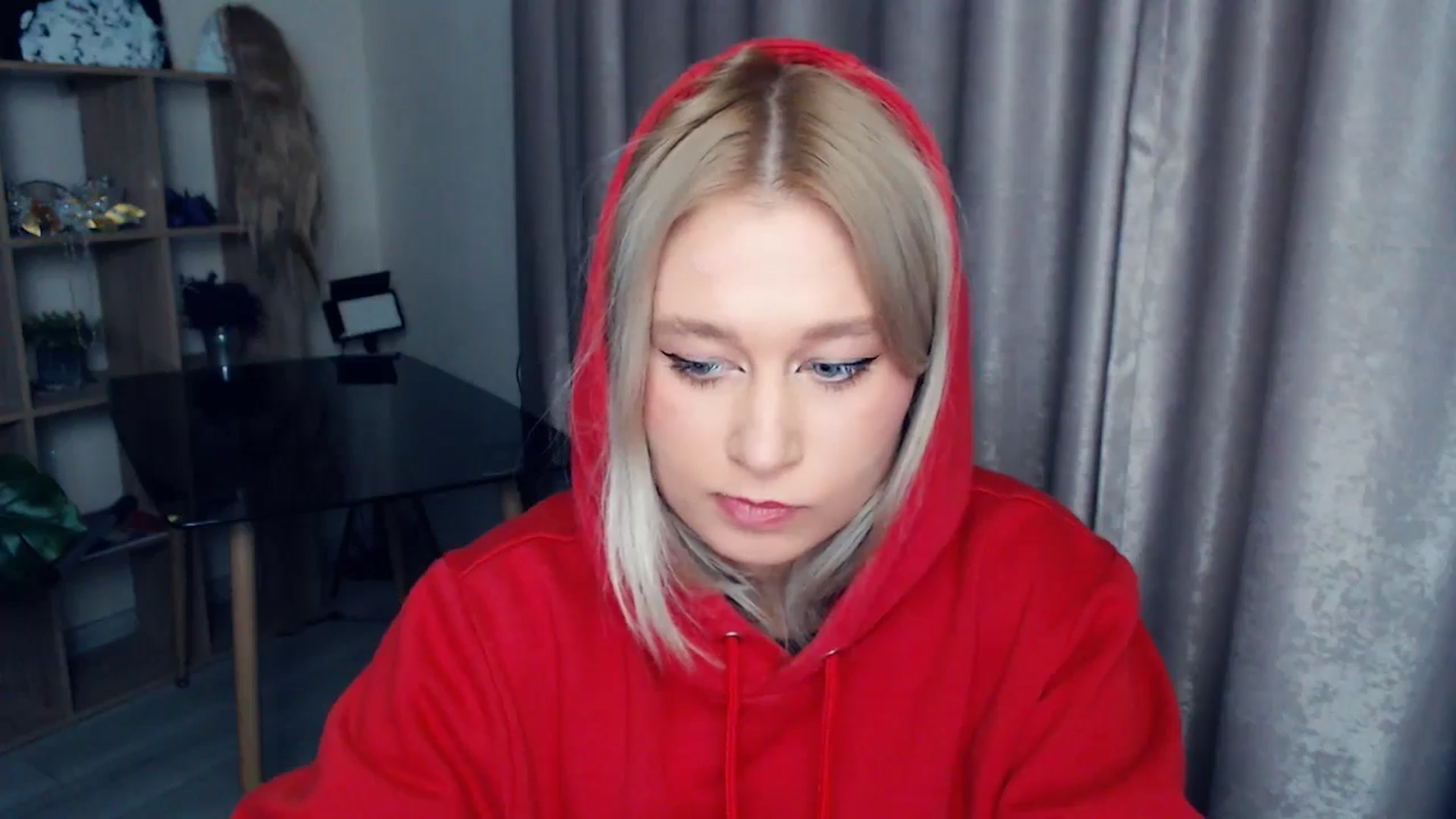 Gallery image thumbnail from Kukla_kolduna's myfreecams stream on, 11/14/2025, 18:25 image 12 of 20