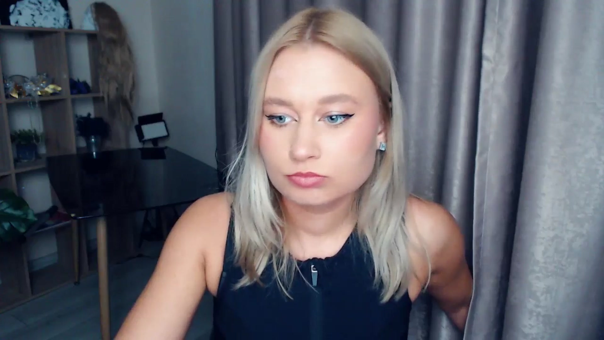Gallery image thumbnail from Kukla_kolduna's myfreecams stream on, 11/14/2025, 18:25 image 5 of 20