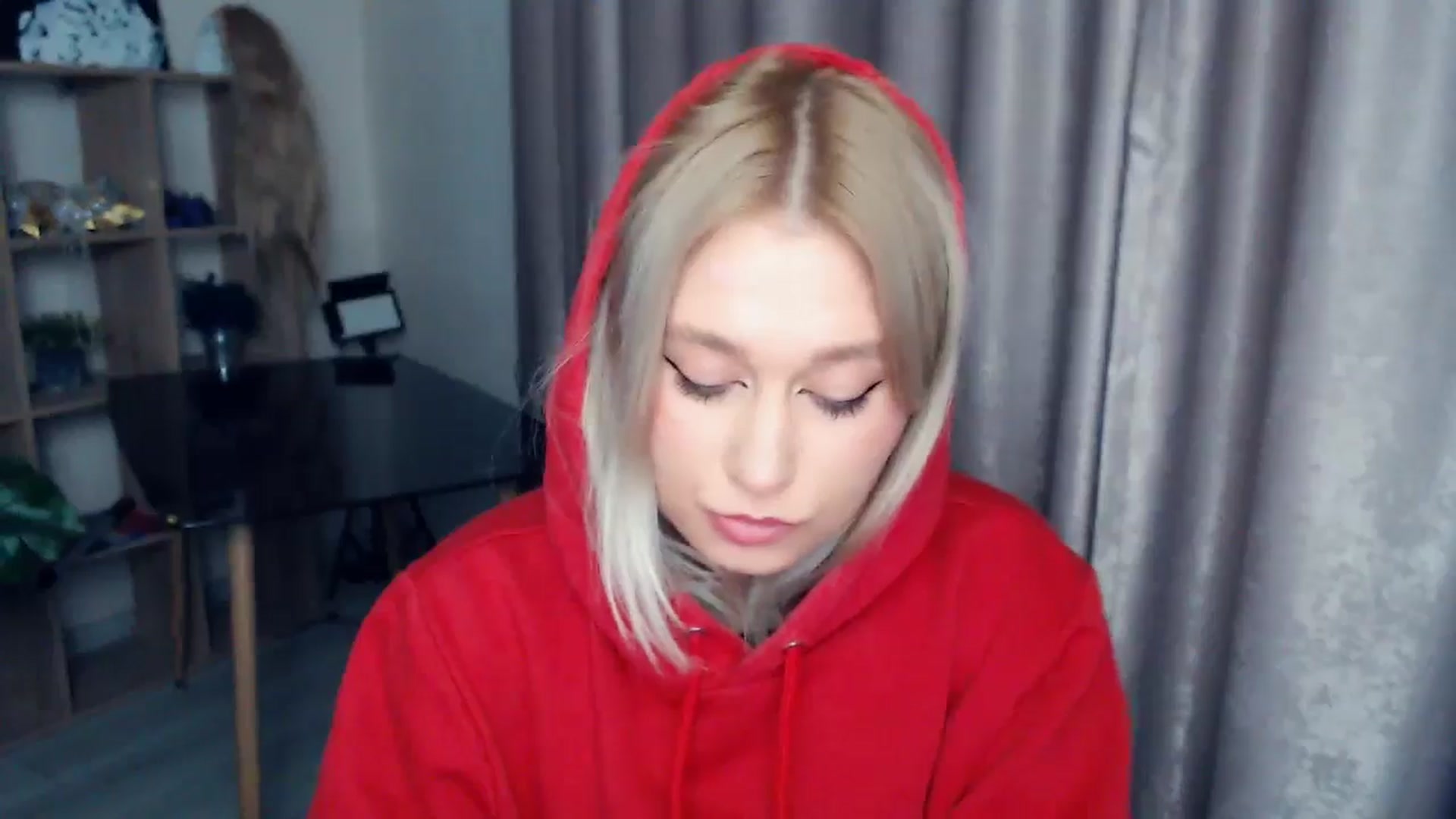 Gallery image thumbnail from Kukla_kolduna's myfreecams stream on, 11/14/2025, 18:25 image 13 of 20