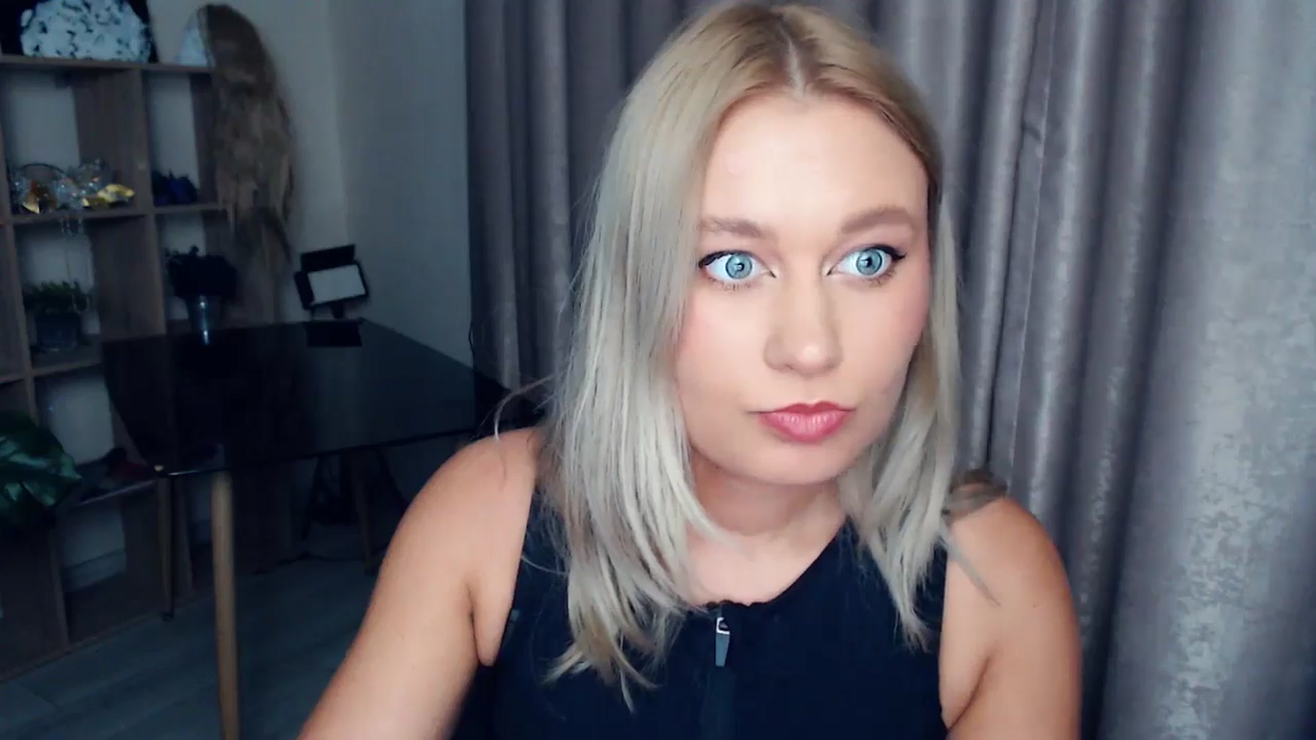 Gallery image thumbnail from Kukla_kolduna's myfreecams stream on, 11/14/2025, 18:25 image 4 of 20