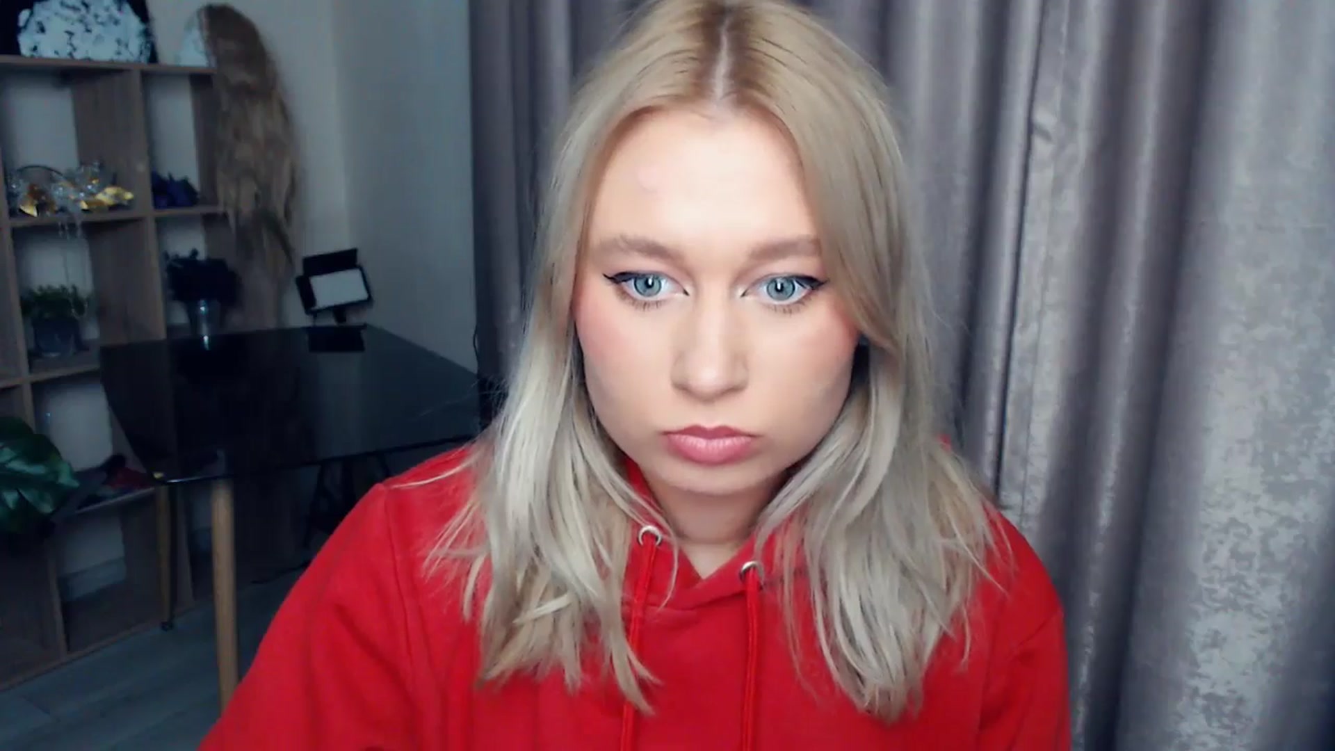 Gallery image thumbnail from Kukla_kolduna's myfreecams stream on, 11/14/2025, 18:25 image 15 of 20