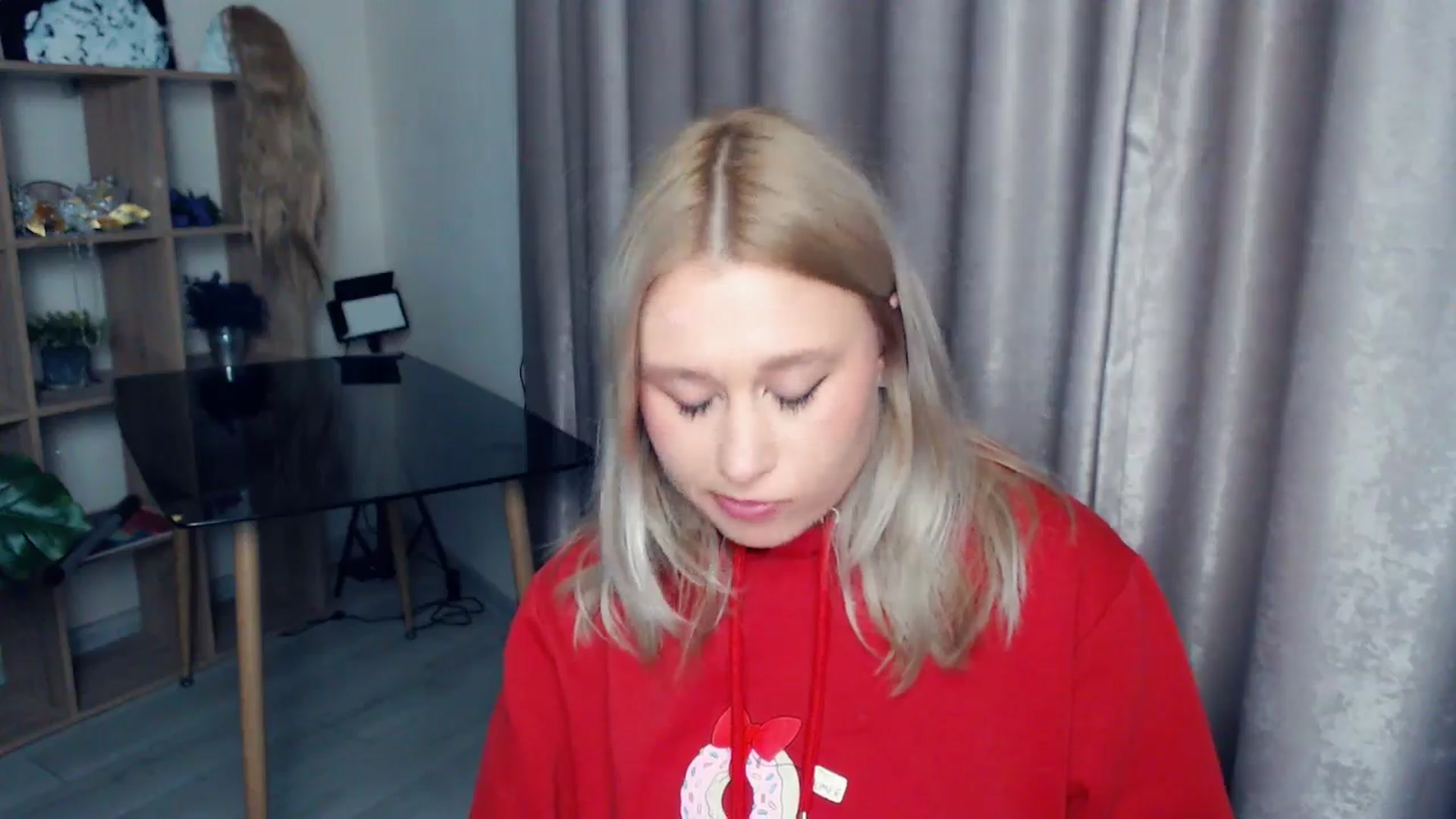 Gallery image thumbnail from Kukla_kolduna's myfreecams stream on, 11/14/2025, 18:56 image 12 of 20