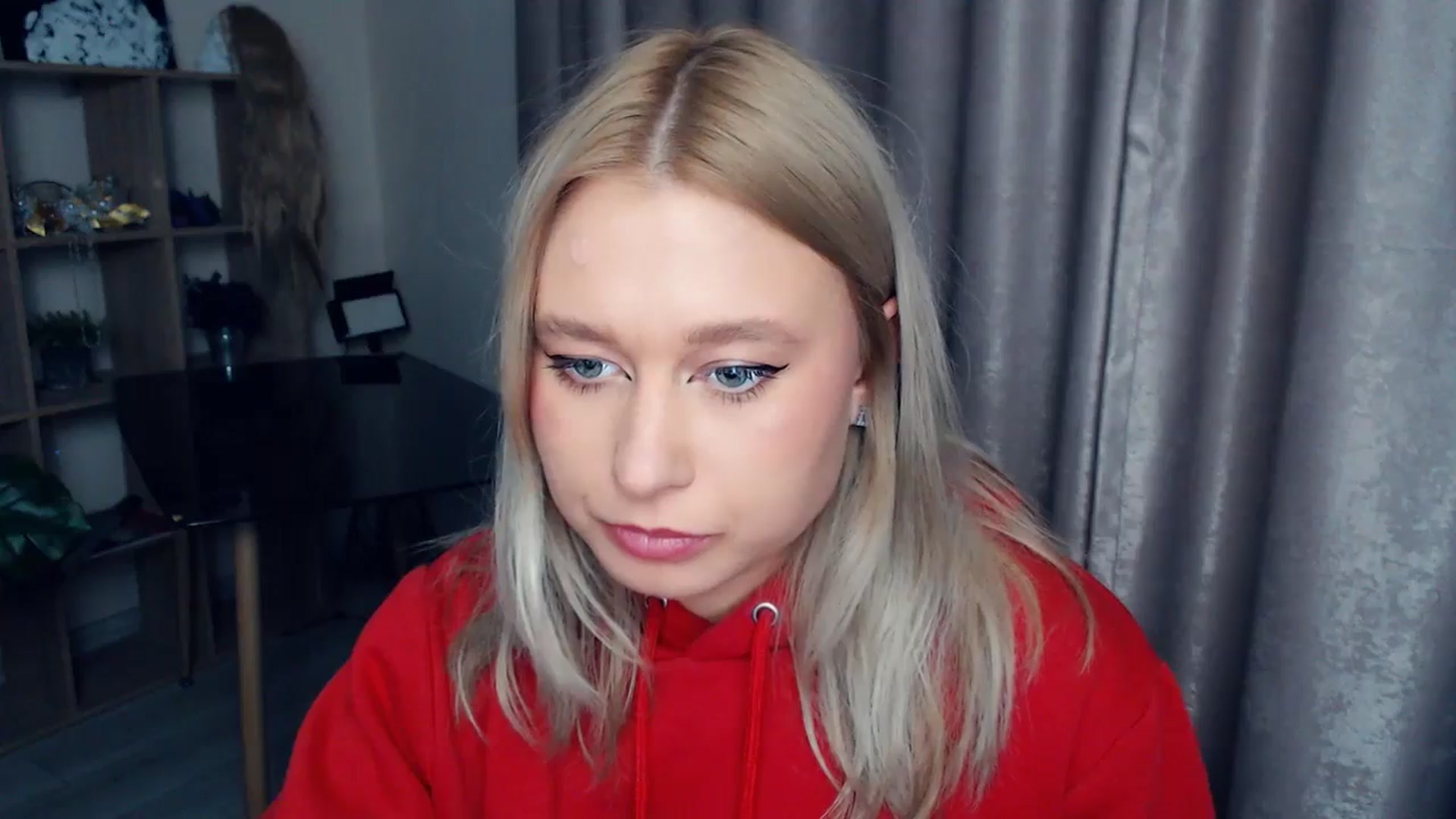 Gallery image thumbnail from Kukla_kolduna's myfreecams stream on, 11/14/2025, 18:56 image 13 of 20