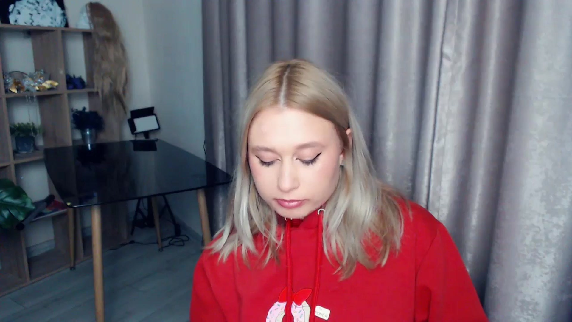 Gallery image thumbnail from Kukla_kolduna's myfreecams stream on, 11/14/2025, 18:56 image 7 of 20