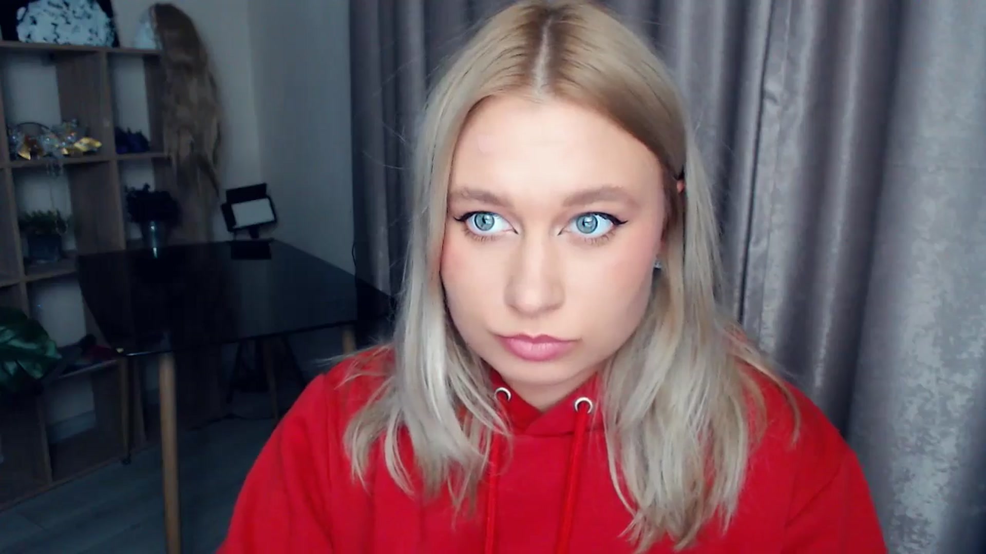 Gallery image thumbnail from Kukla_kolduna's myfreecams stream on, 11/14/2025, 18:56 image 15 of 20