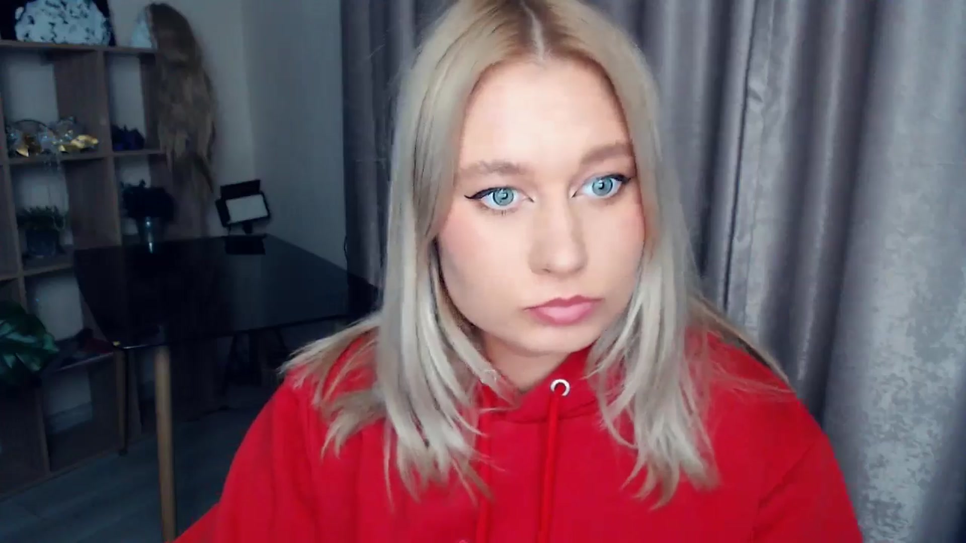Gallery image thumbnail from Kukla_kolduna's myfreecams stream on, 11/14/2025, 18:56 image 4 of 20