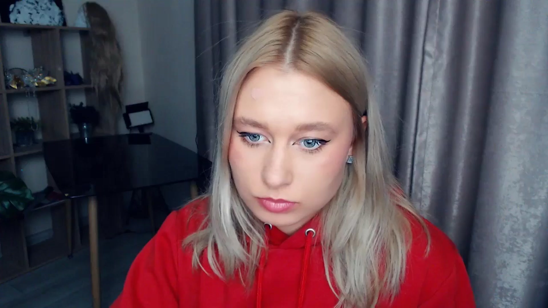Gallery image thumbnail from Kukla_kolduna's myfreecams stream on, 11/14/2025, 18:56 image 11 of 20