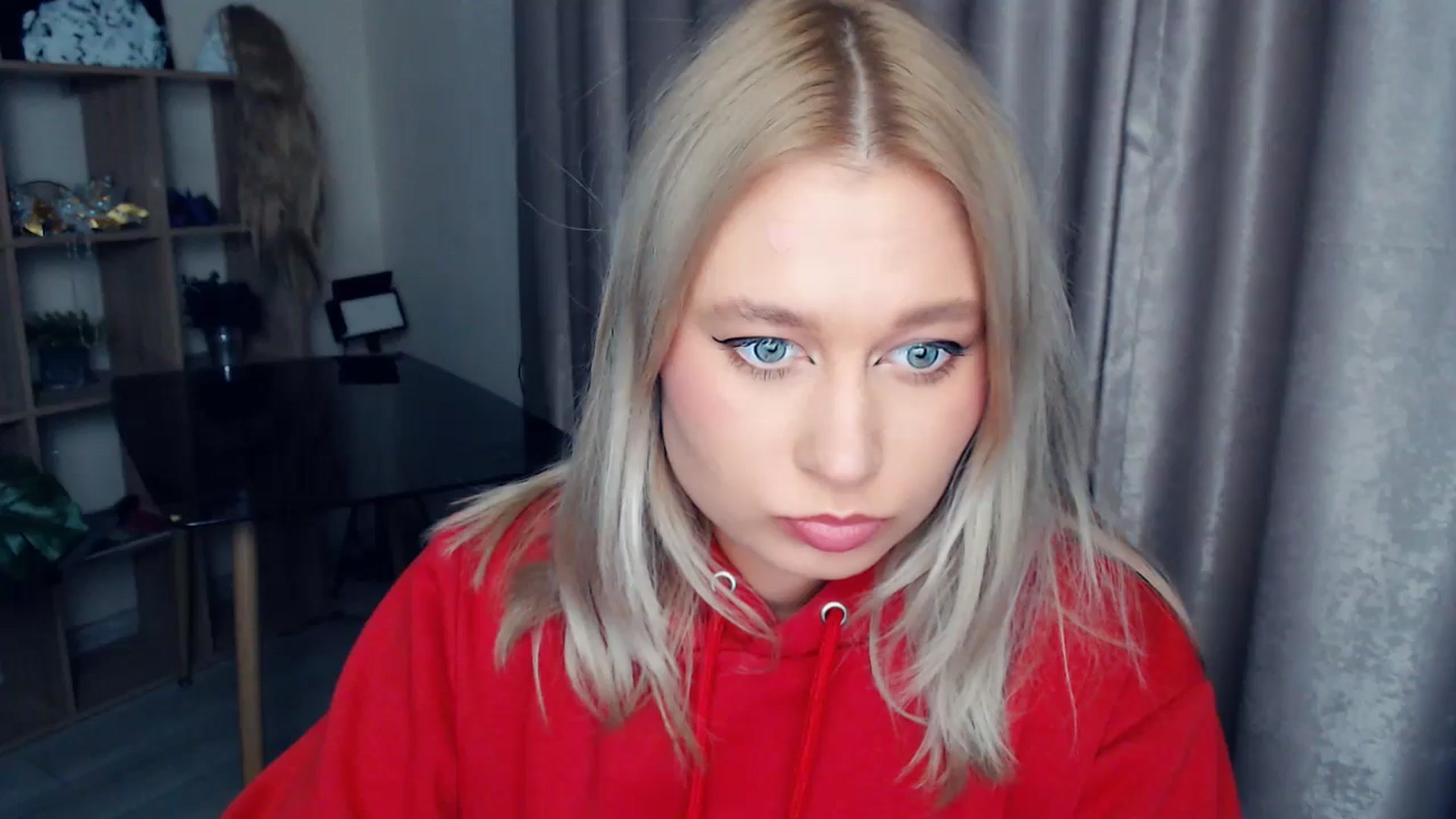 Gallery image thumbnail from Kukla_kolduna's myfreecams stream on, 11/14/2025, 18:56 image 5 of 20