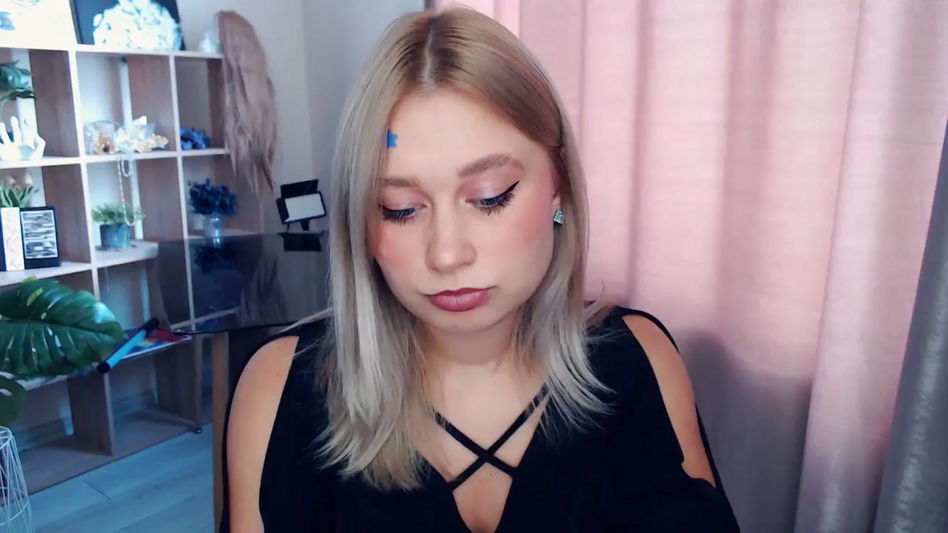 Gallery image thumbnail from Kukla_kolduna's myfreecams stream on, 11/15/2025, 09:04 image 3 of 20