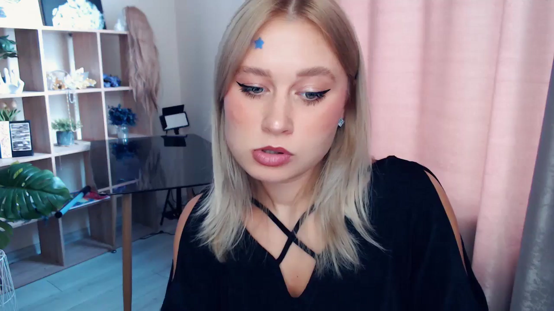 Gallery image thumbnail from Kukla_kolduna's myfreecams stream on, 11/15/2025, 09:04 image 15 of 20