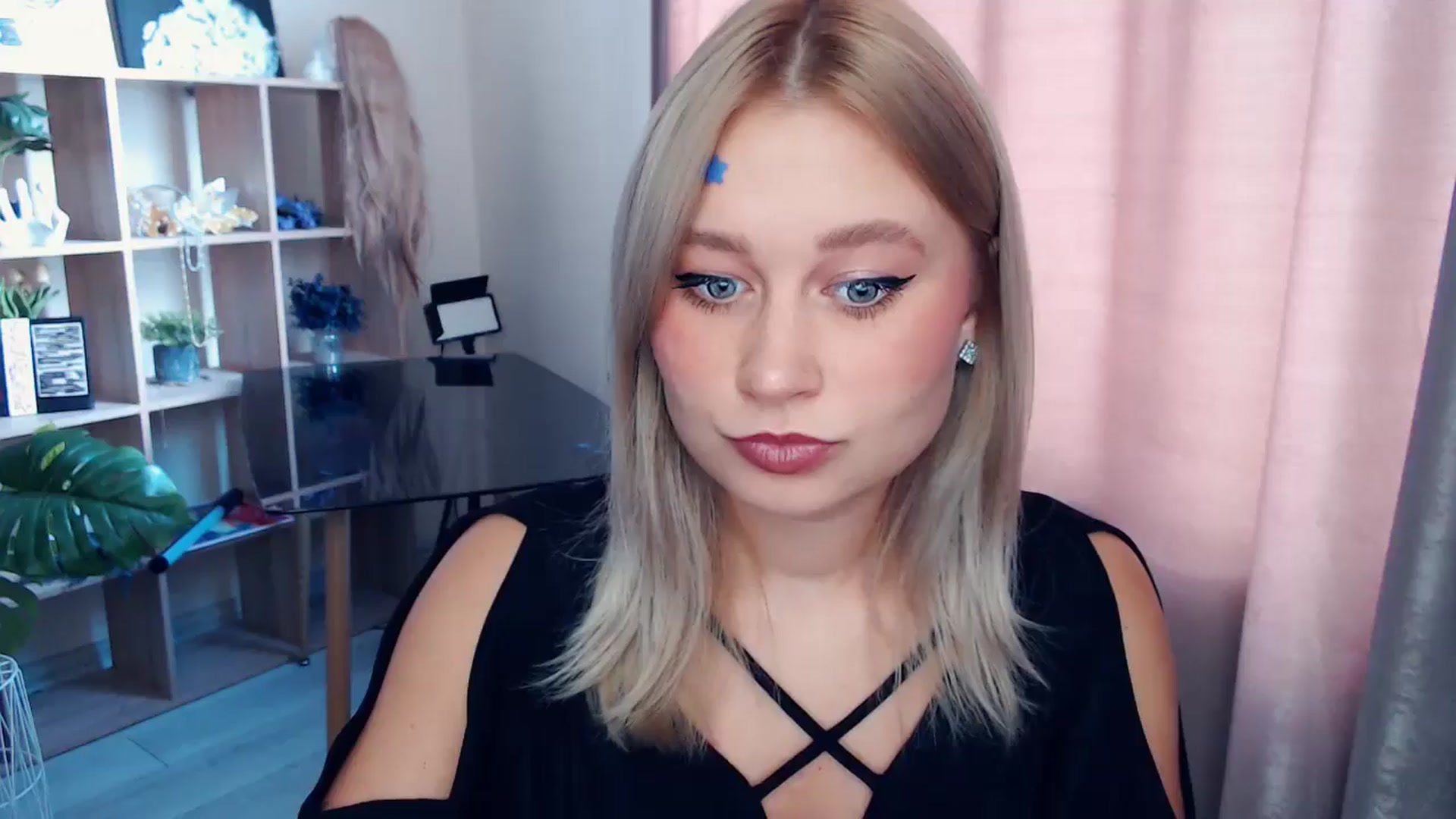 Gallery image thumbnail from Kukla_kolduna's myfreecams stream on, 11/15/2025, 09:04 image 9 of 20