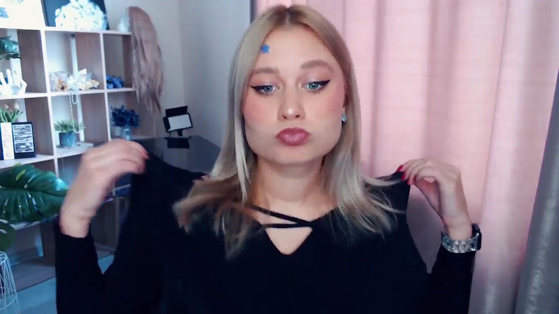 Gallery image thumbnail from Kukla_kolduna's myfreecams stream on, 11/15/2025, 09:04 image 5 of 20
