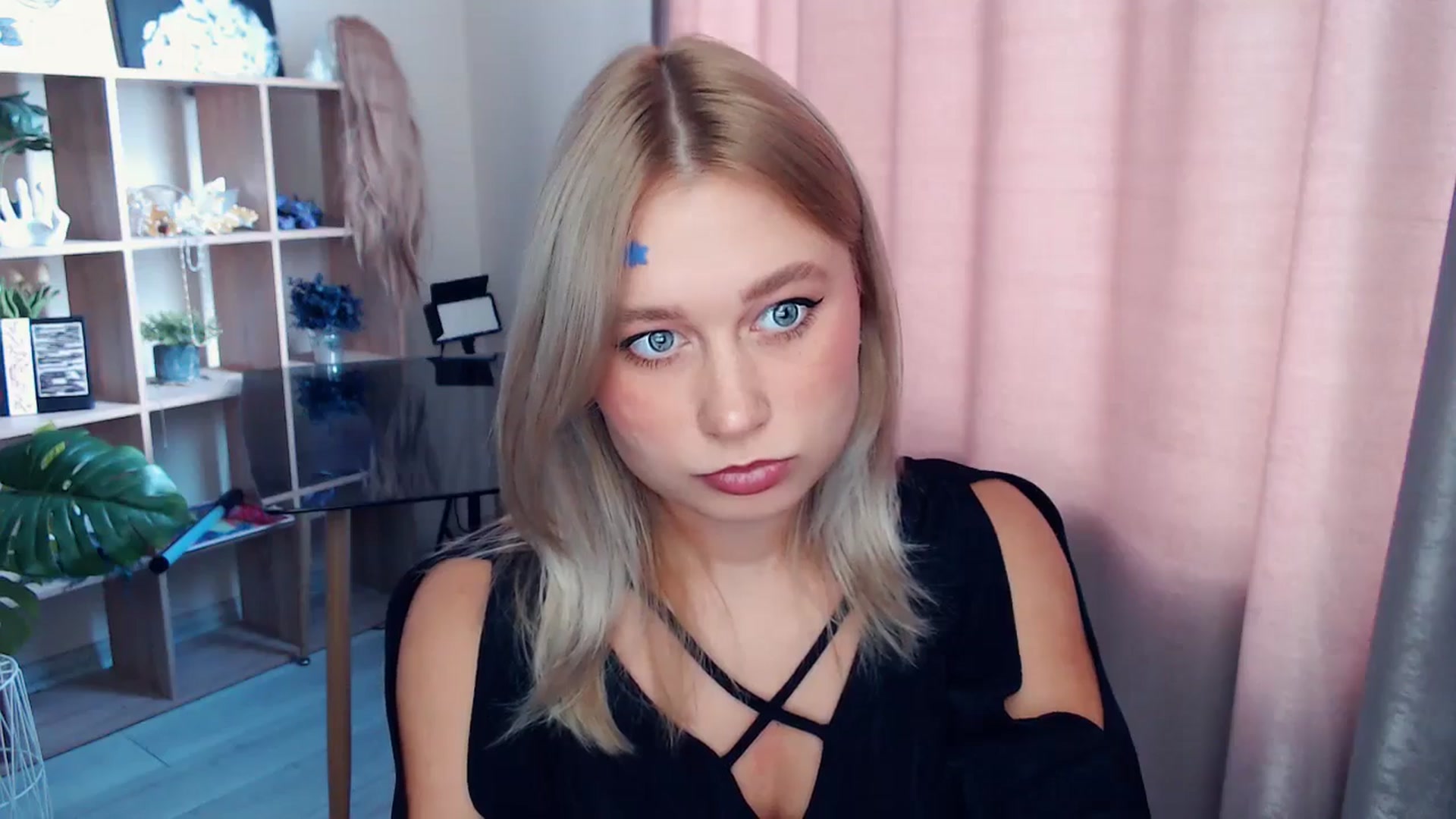 Gallery image thumbnail from Kukla_kolduna's myfreecams stream on, 11/15/2025, 09:04 image 13 of 20