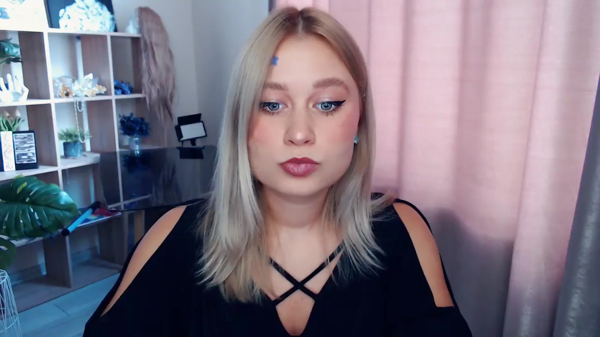 Gallery image thumbnail from Kukla_kolduna's myfreecams stream on, 11/15/2025, 09:04 image 4 of 20