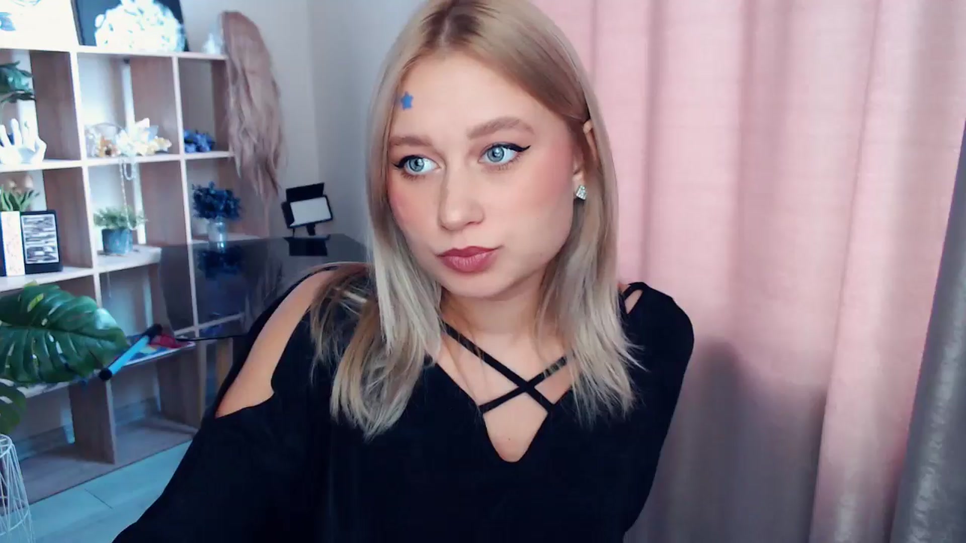 Gallery image thumbnail from Kukla_kolduna's myfreecams stream on, 11/15/2025, 09:04 image 14 of 20