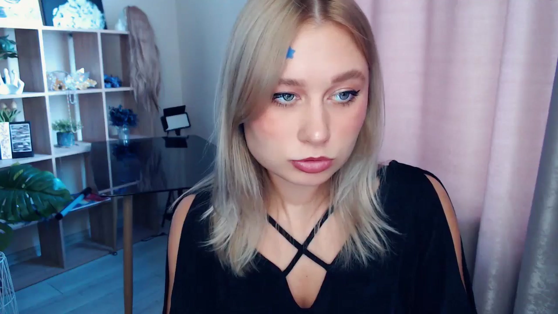 Gallery image thumbnail from Kukla_kolduna's myfreecams stream on, 11/15/2025, 09:04 image 19 of 20