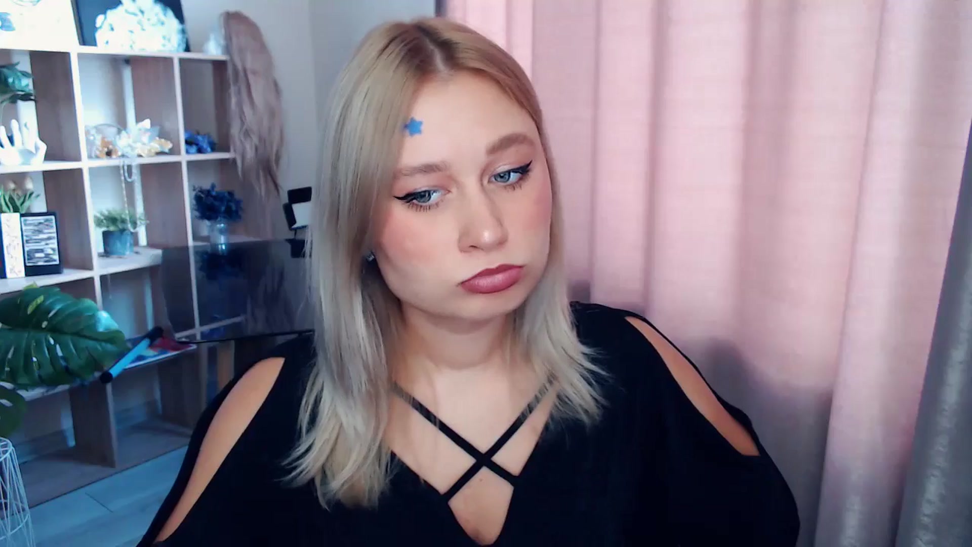 Gallery image thumbnail from Kukla_kolduna's myfreecams stream on, 11/15/2025, 09:04 image 6 of 20