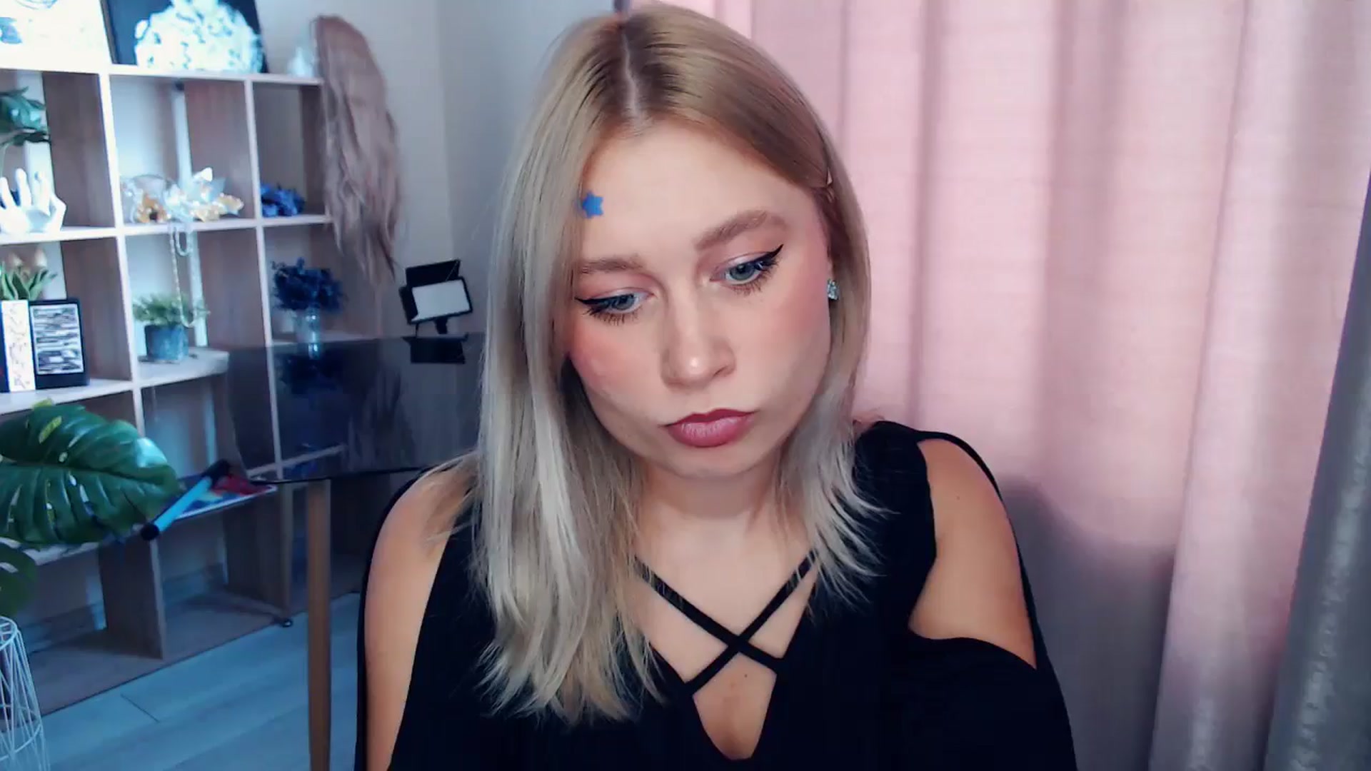 Gallery image thumbnail from Kukla_kolduna's myfreecams stream on, 11/15/2025, 09:04 image 1 of 20