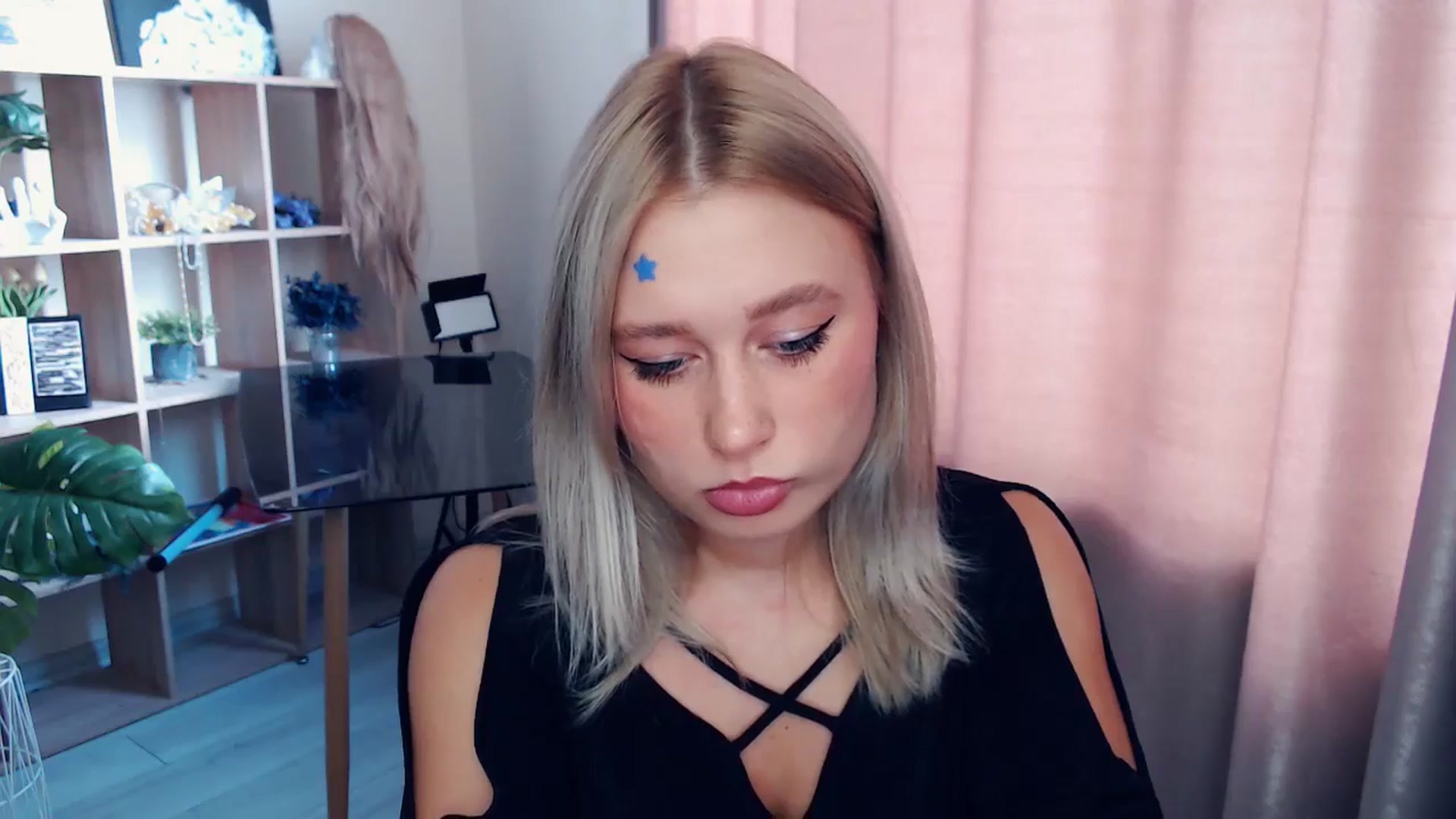 Gallery image thumbnail from Kukla_kolduna's myfreecams stream on, 11/15/2025, 09:42 image 18 of 20
