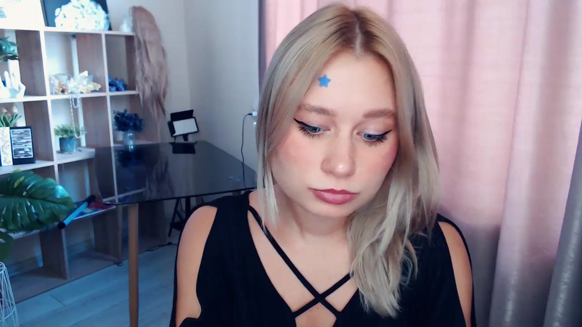 Gallery image thumbnail from Kukla_kolduna's myfreecams stream on, 11/15/2025, 09:42 image 6 of 20