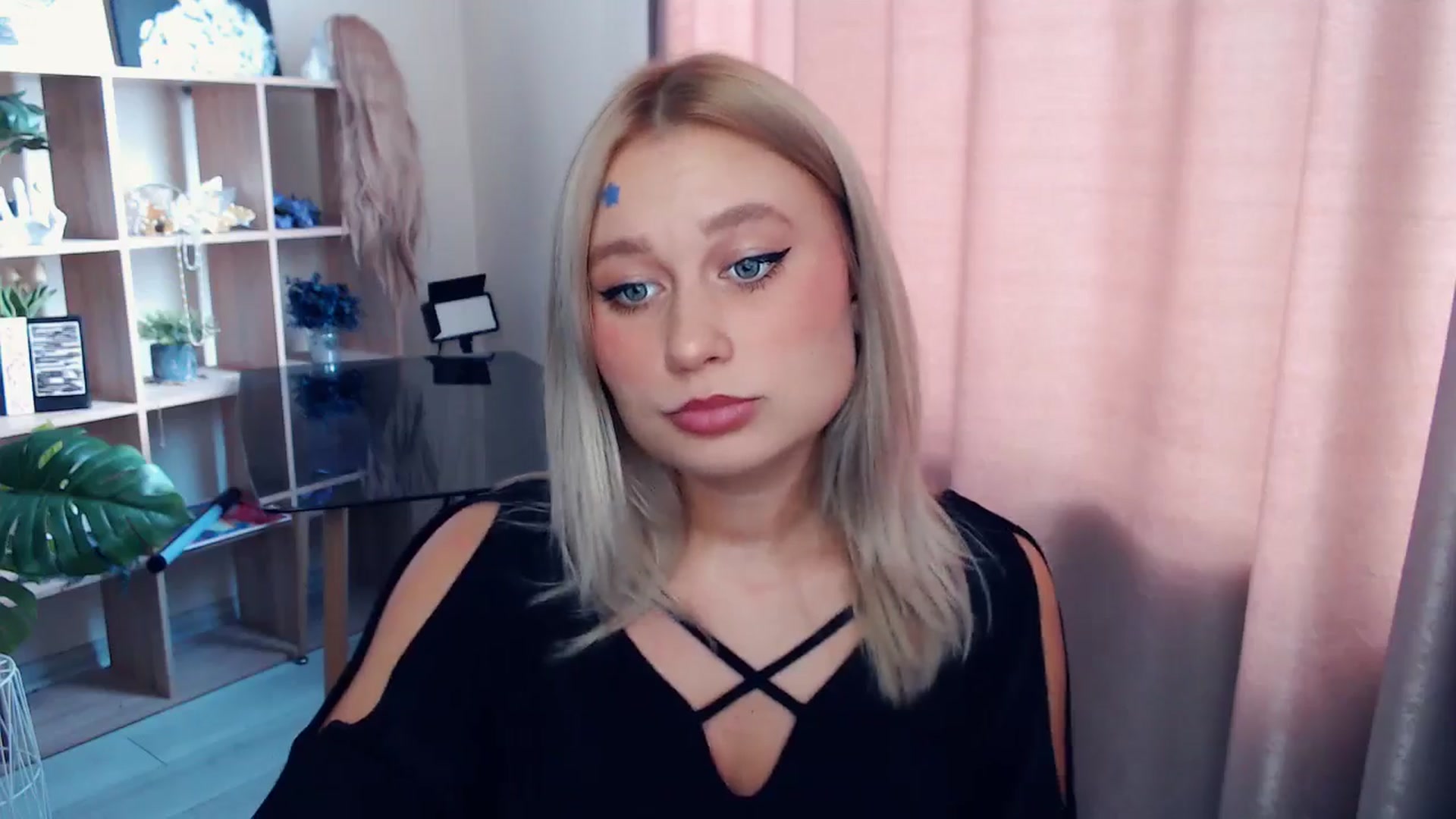 Gallery image thumbnail from Kukla_kolduna's myfreecams stream on, 11/15/2025, 09:42 image 19 of 20