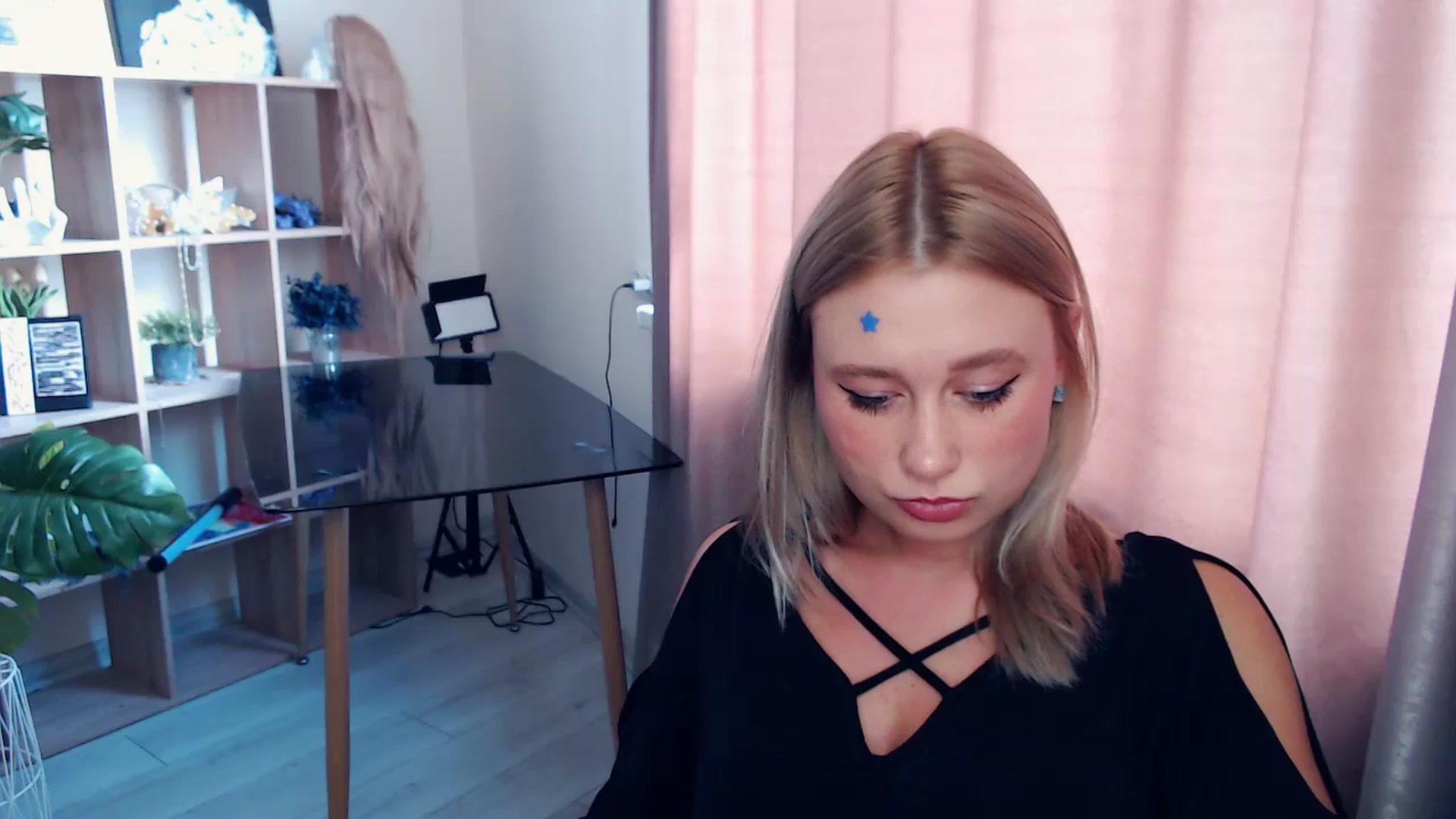 Gallery image thumbnail from Kukla_kolduna's myfreecams stream on, 11/15/2025, 09:42 image 13 of 20