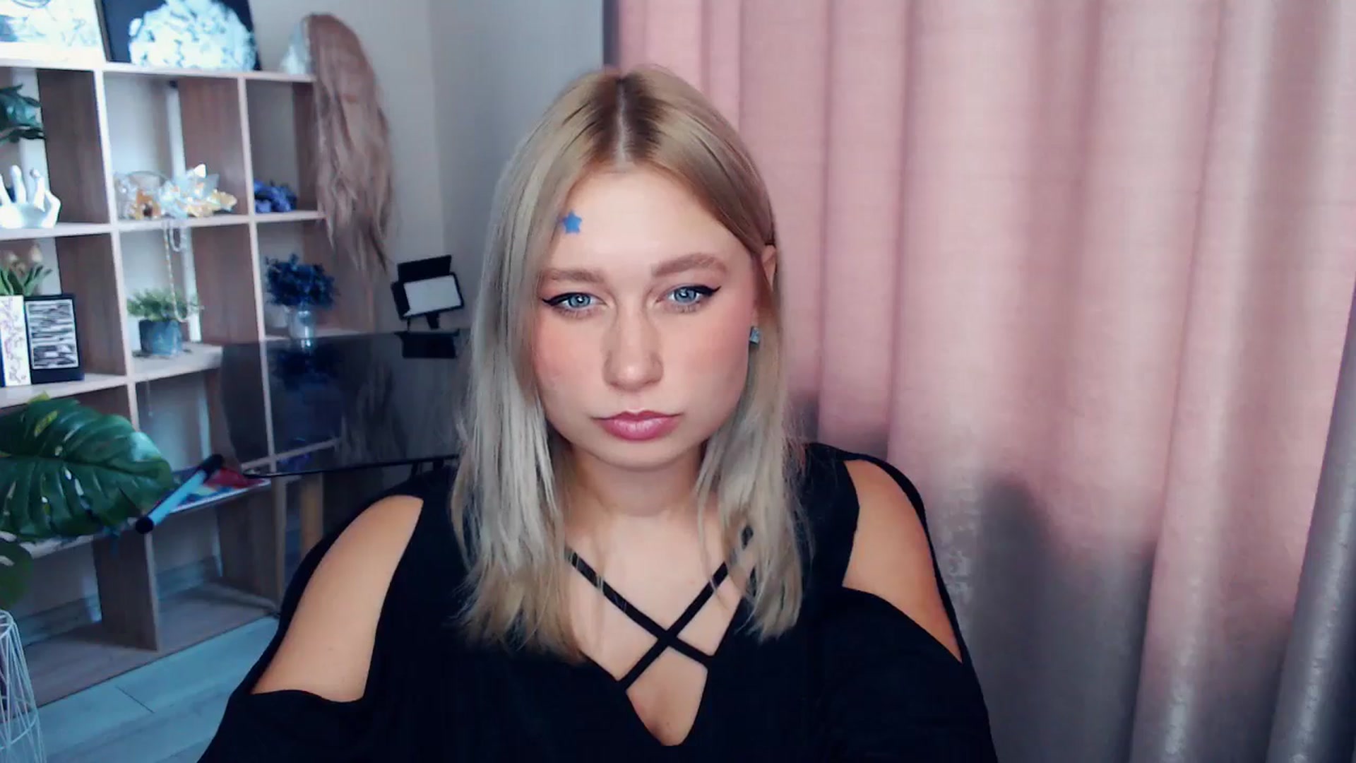 Gallery image thumbnail from Kukla_kolduna's myfreecams stream on, 11/15/2025, 10:53 image 11 of 20