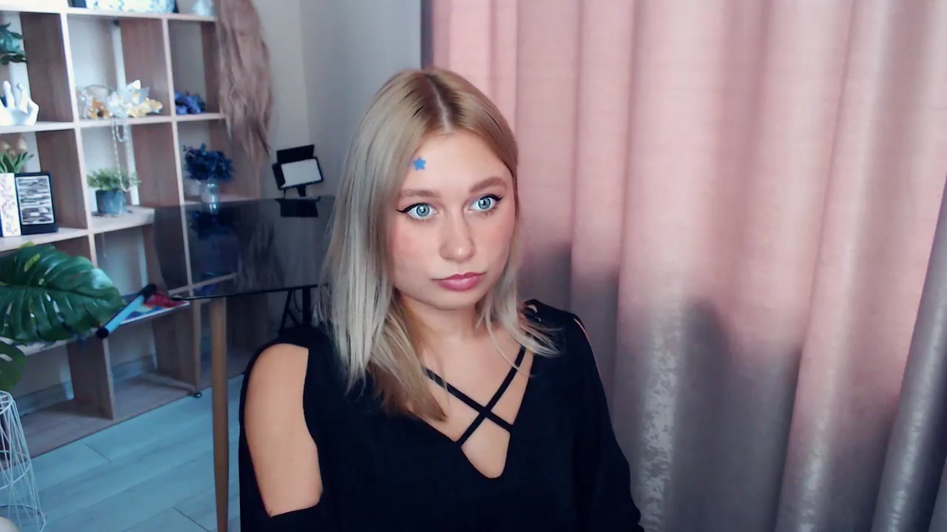 Gallery image thumbnail from Kukla_kolduna's myfreecams stream on, 11/15/2025, 10:53 image 20 of 20