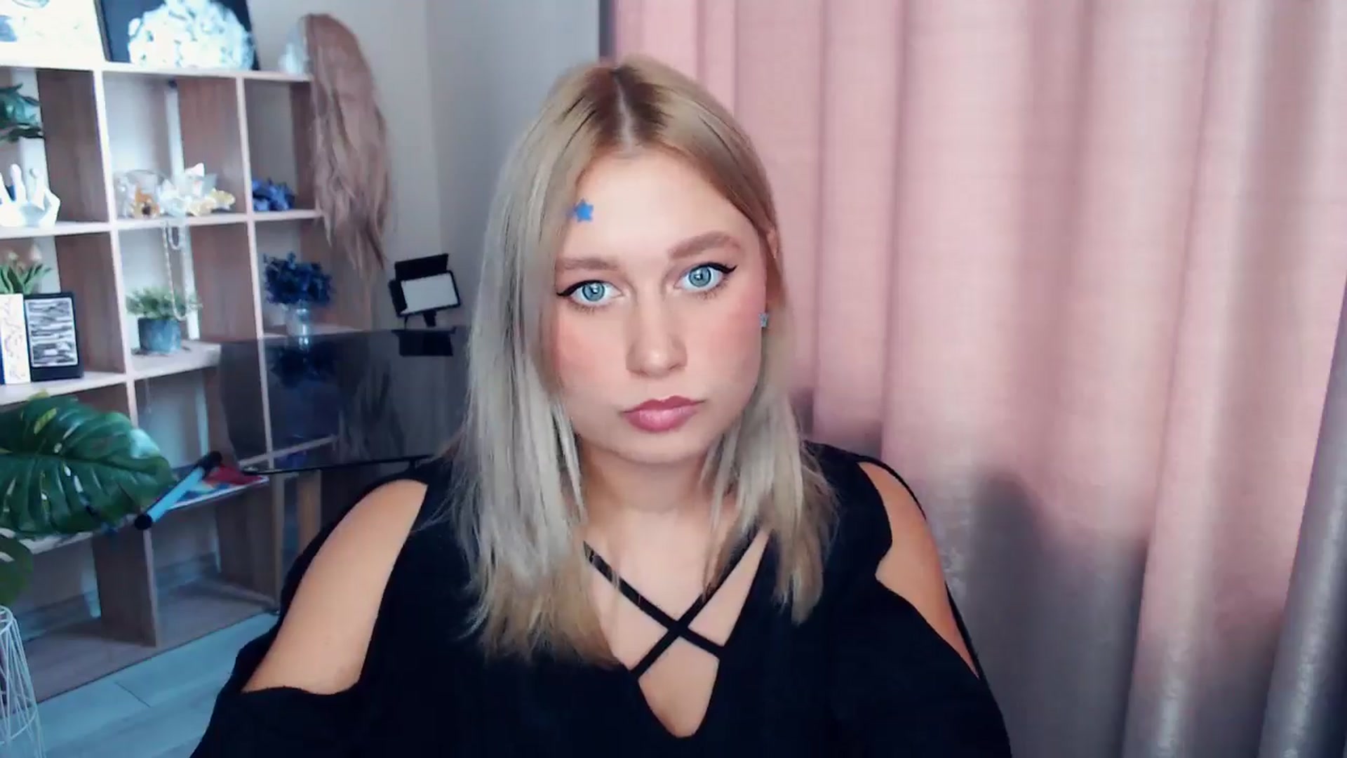 Gallery image thumbnail from Kukla_kolduna's myfreecams stream on, 11/15/2025, 10:53 image 9 of 20