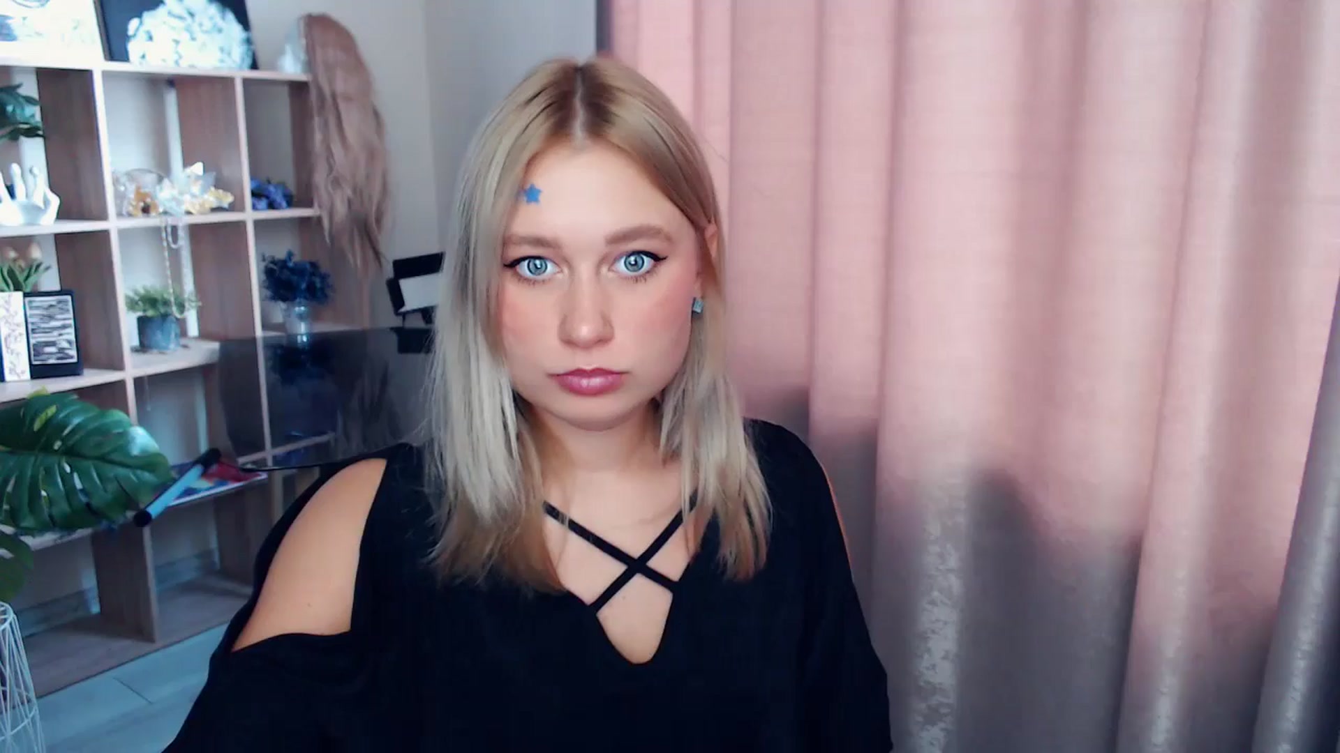 Gallery image thumbnail from Kukla_kolduna's myfreecams stream on, 11/15/2025, 10:53 image 8 of 20