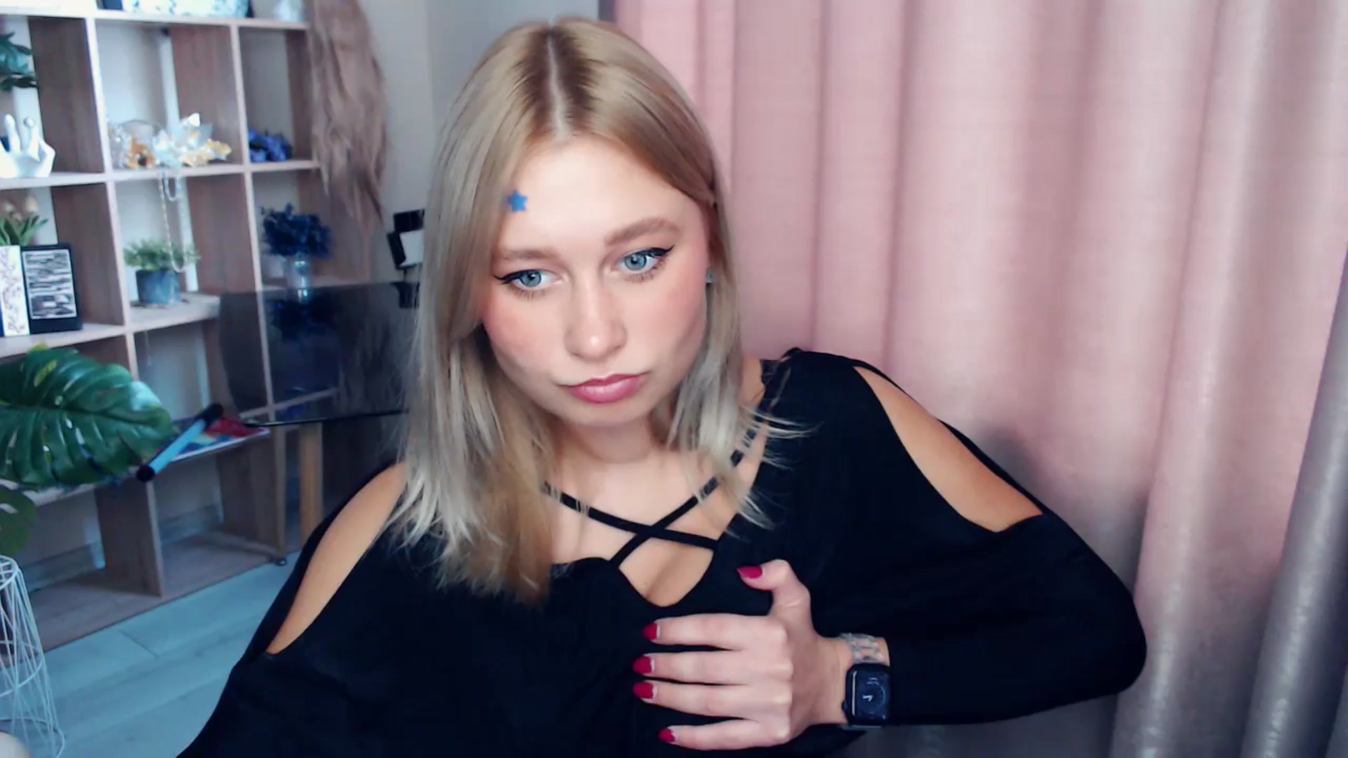 Gallery image thumbnail from Kukla_kolduna's myfreecams stream on, 11/15/2025, 11:21 image 16 of 20