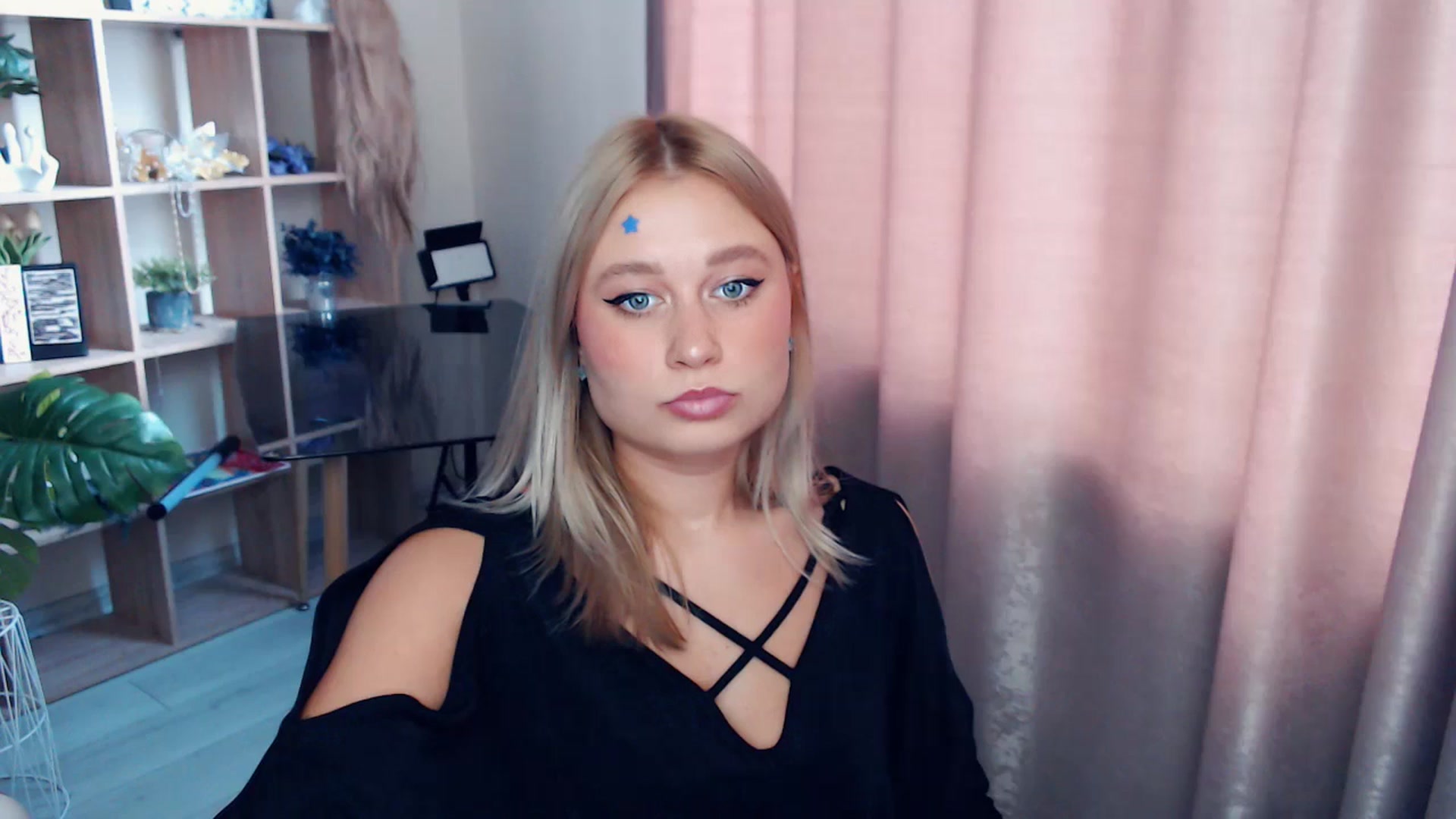 Gallery image thumbnail from Kukla_kolduna's myfreecams stream on, 11/15/2025, 11:21 image 1 of 20